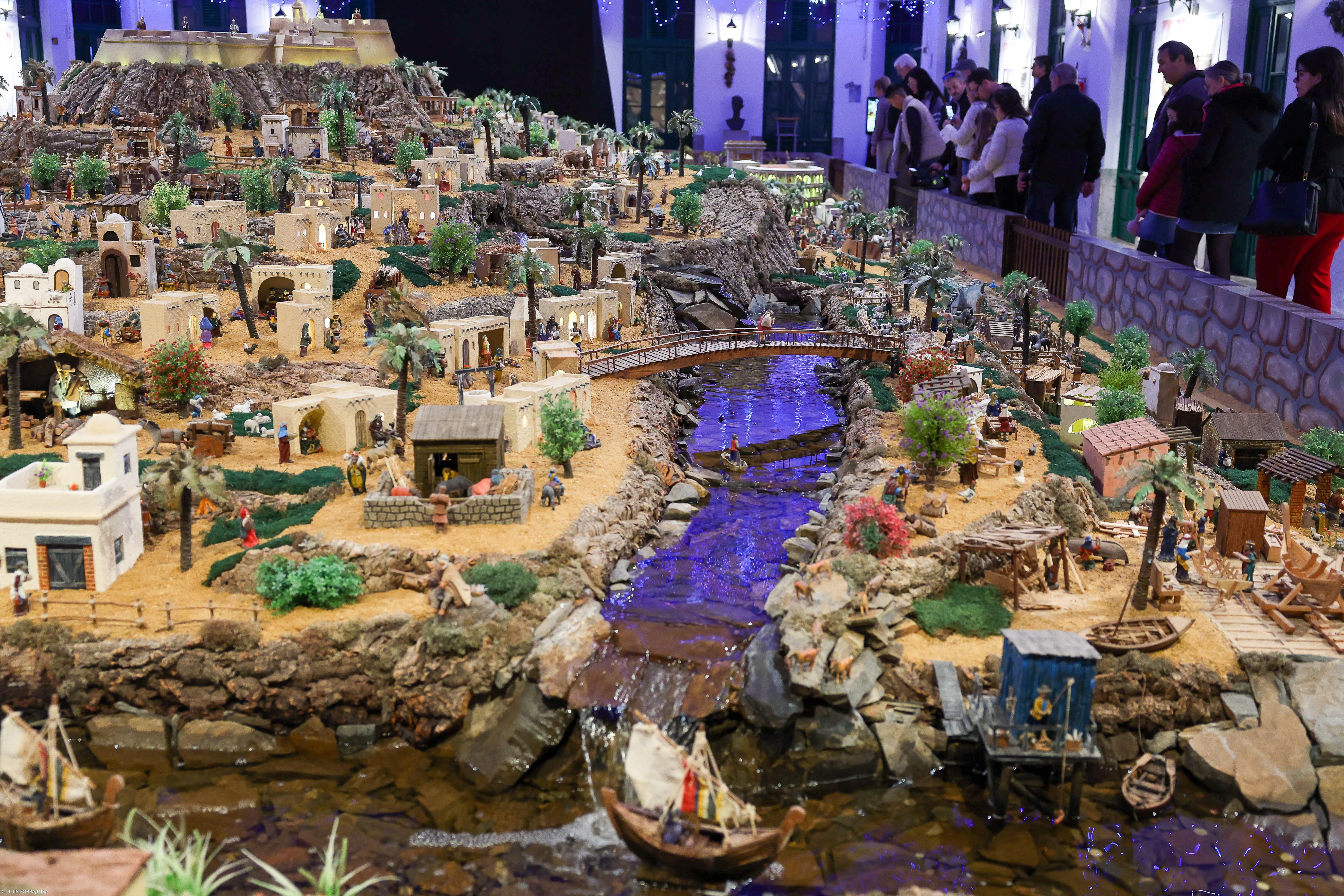 Presépio de Vila Real Santo António tem 5.900 peças mas ainda falta Menino Jesus – Imagem 1