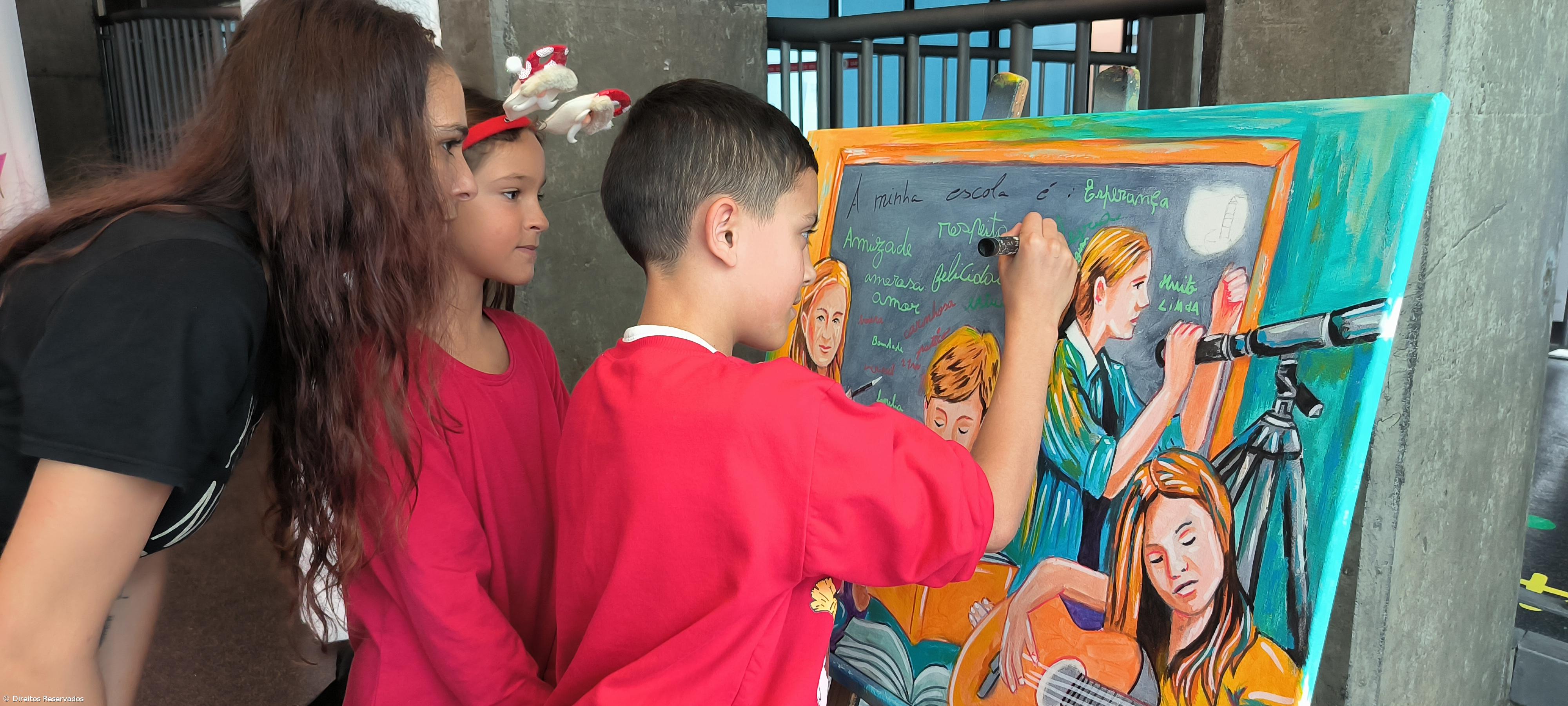 Alunos da EBI de Ponta Garça participaram em diversas atividades natalícias  – Imagem 1