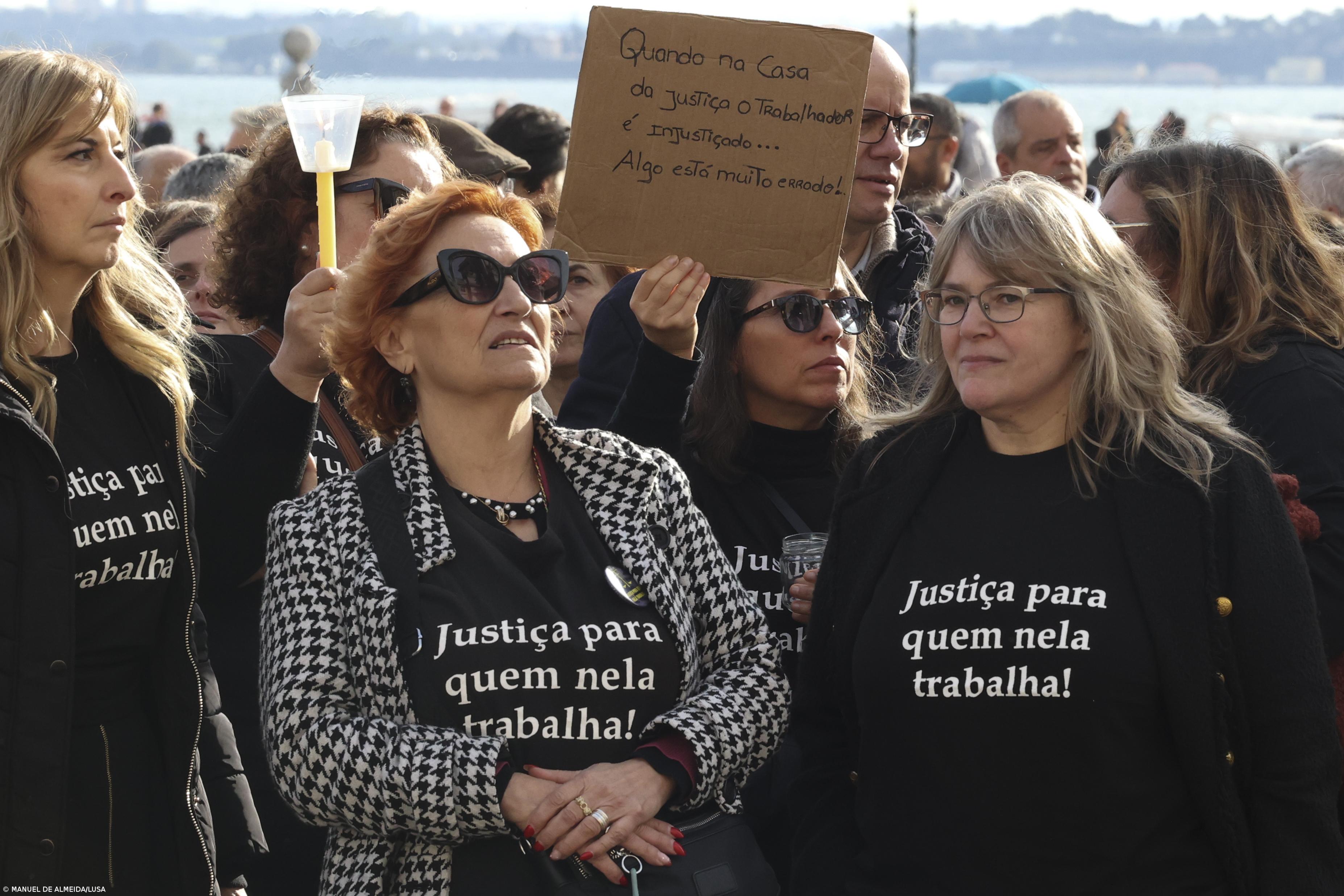 Funcionários em protesto na abertura do ano judicial – Imagem 1