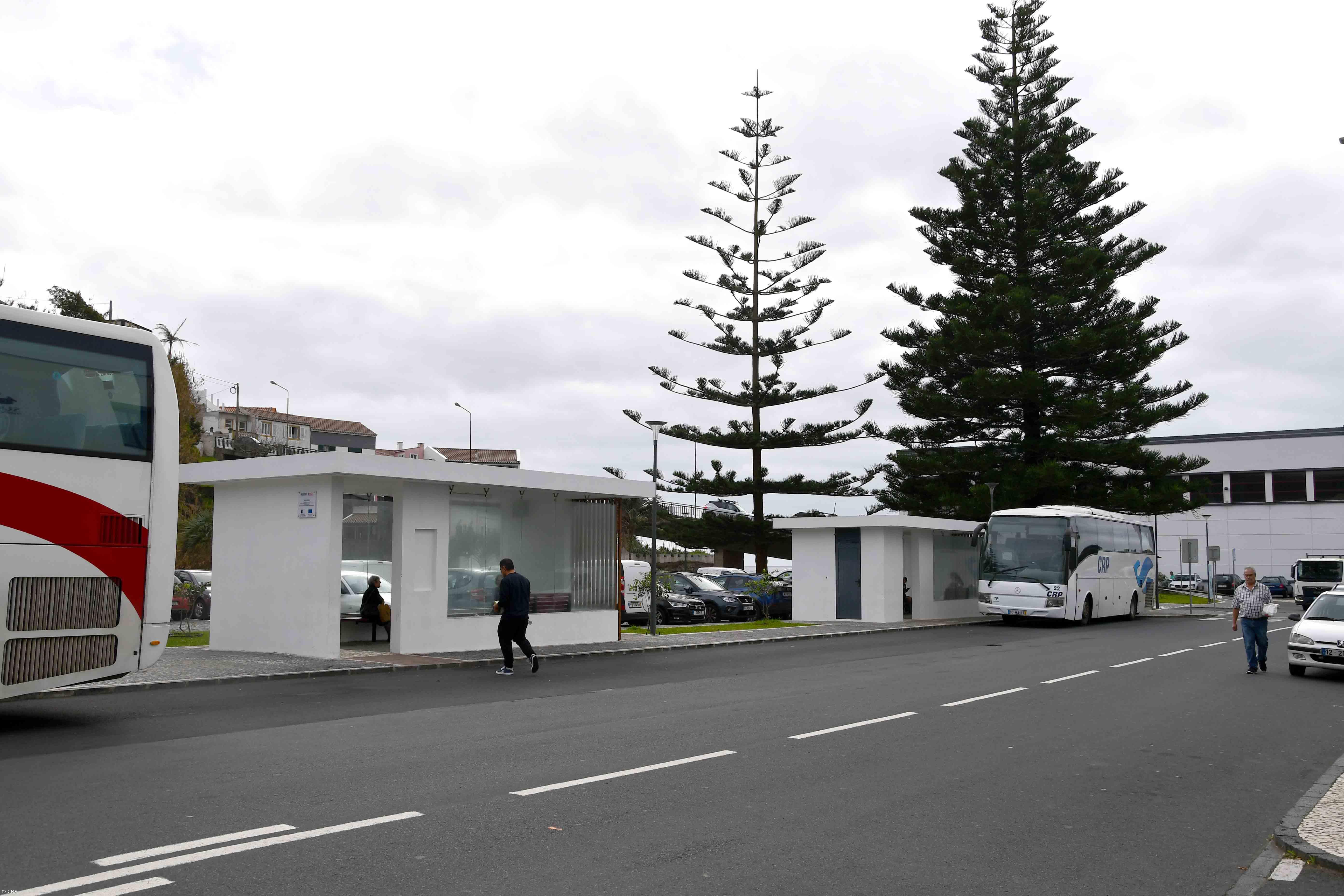 Inaugurada nova paragem de autocarros na Povoação – Imagem 1