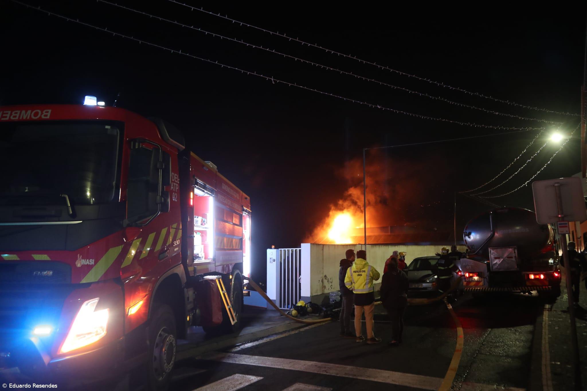 Incêndio em hotel na Lagoa ameaça moradias contíguas (Com fotos) – Imagem 2