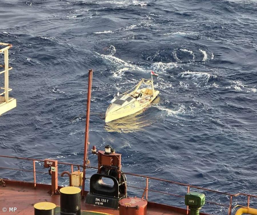 Marinha coordena resgate ao largo dos Açores  – Imagem 1