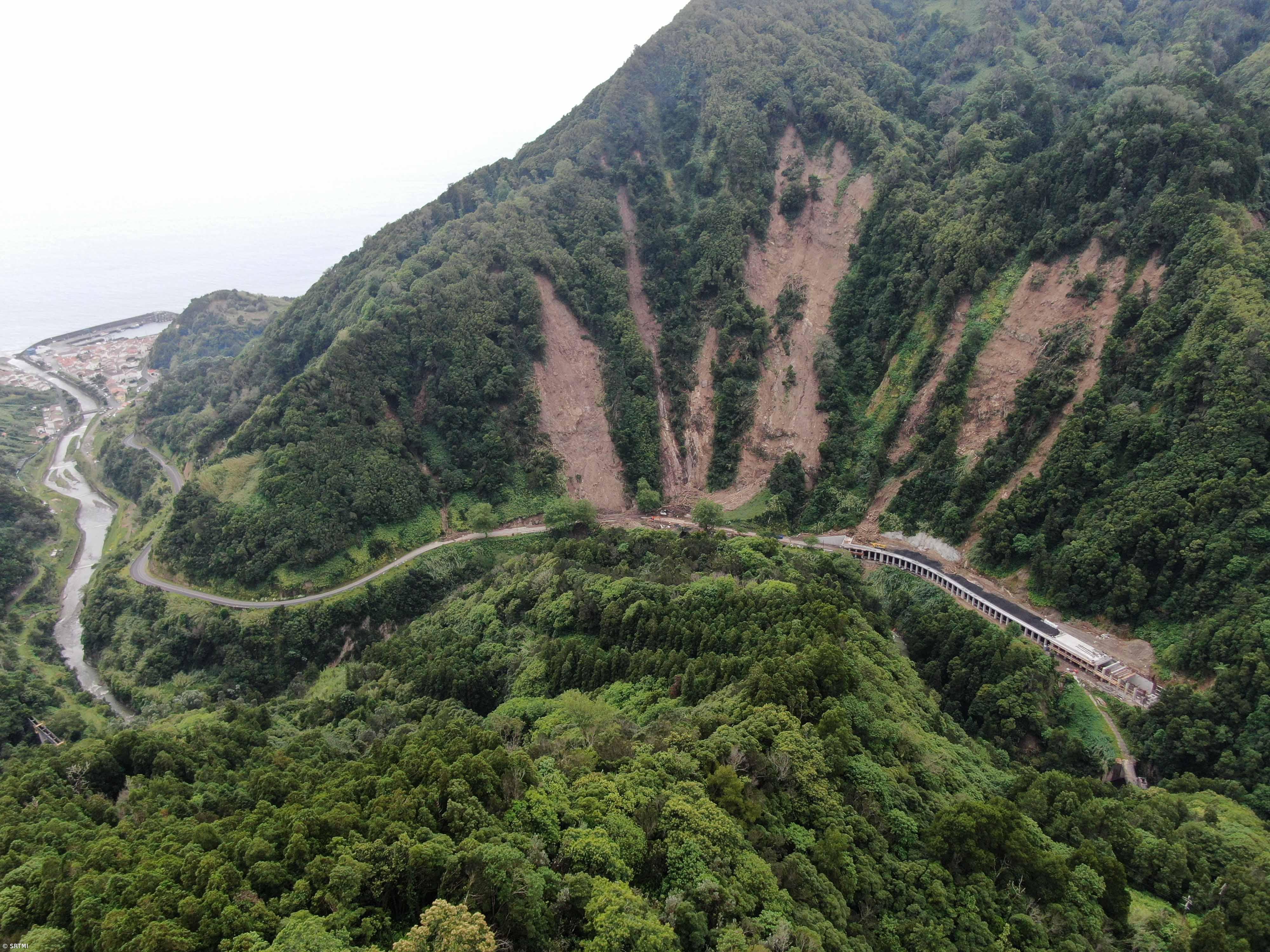 Taludes da Ribeira Quente constam de projeto que analisa e mitiga riscos naturais – Imagem 1