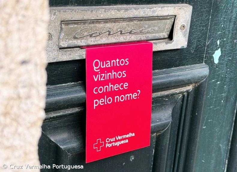 Cruz Vermelha alerta para os problemas sociais escondidos n' #APortaAoLado  – Imagem 1