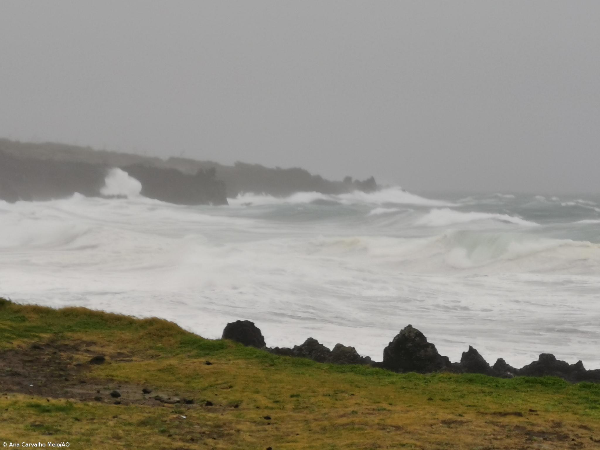 Ciclone Gabrielle coloca grupos Ocidental e Central dos Açores sob aviso vermelho da meteorologia  – Imagem 1