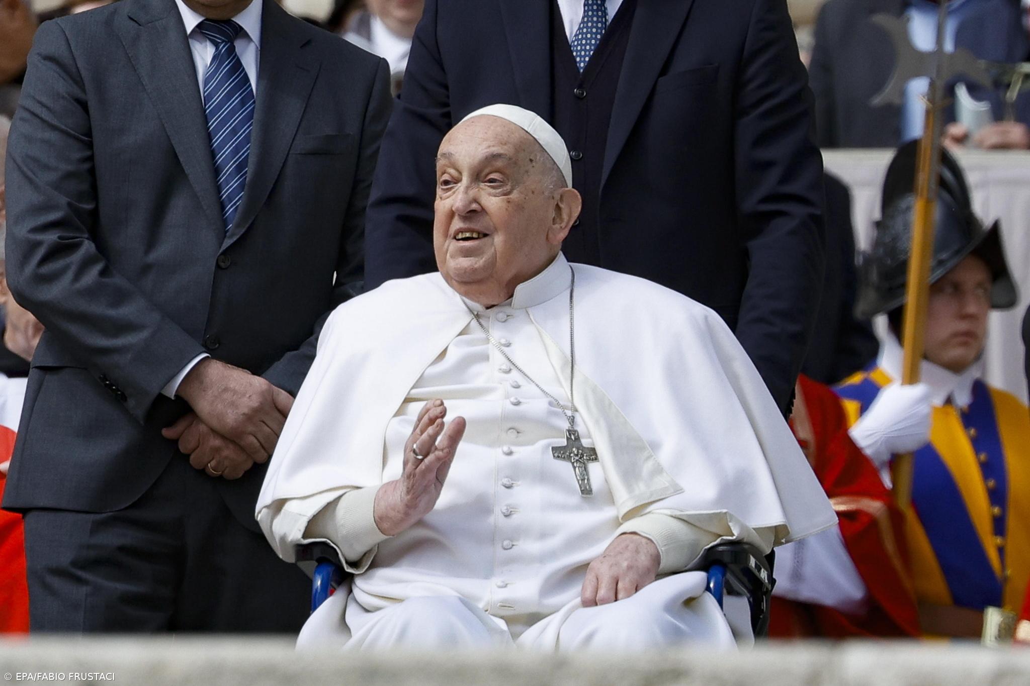 Papa critica nas meditações da Via Sacra "economia que mata" – Imagem 1