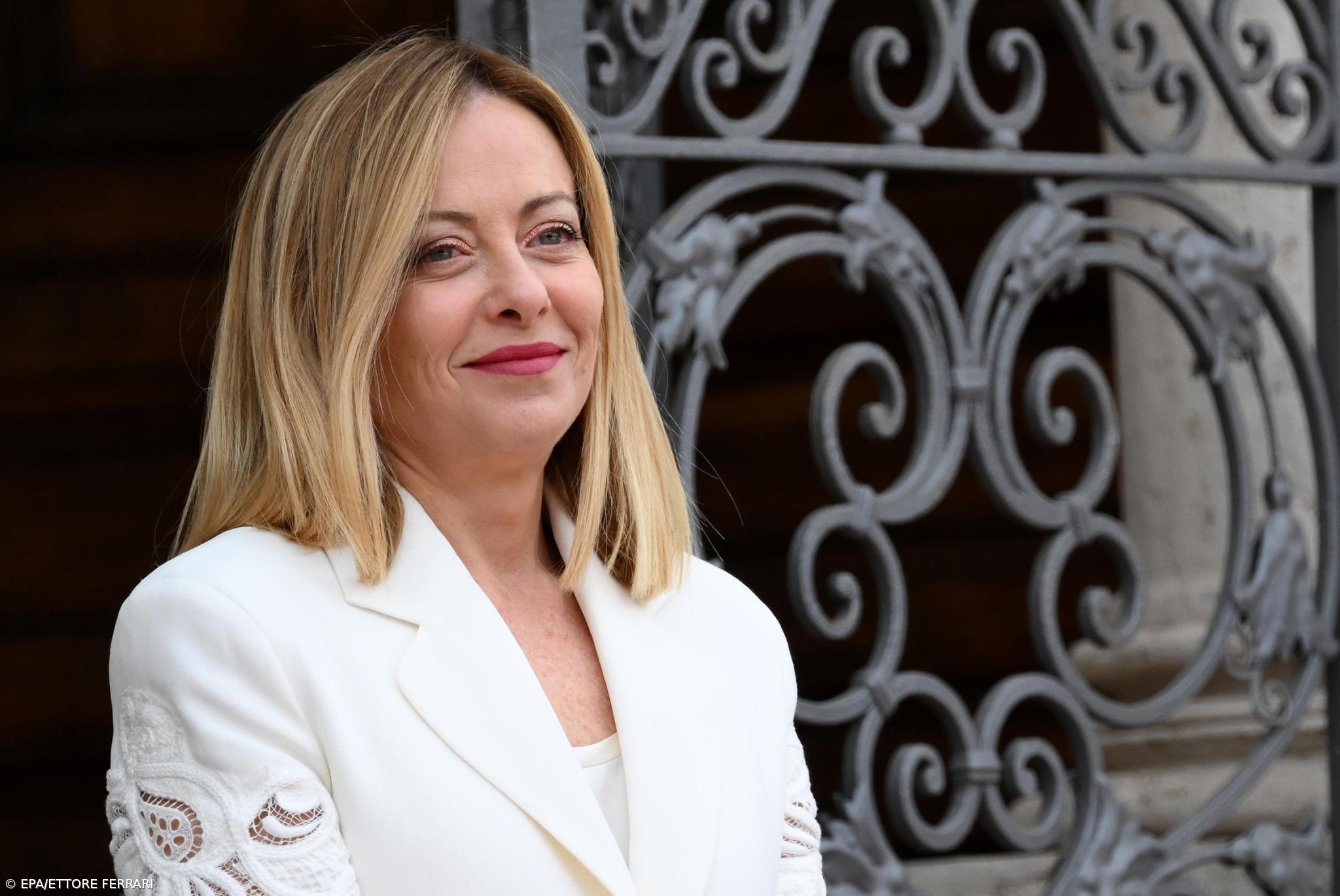 Partido da primeira-ministra italiana quer proibir uso do véu islâmico – Imagem 1