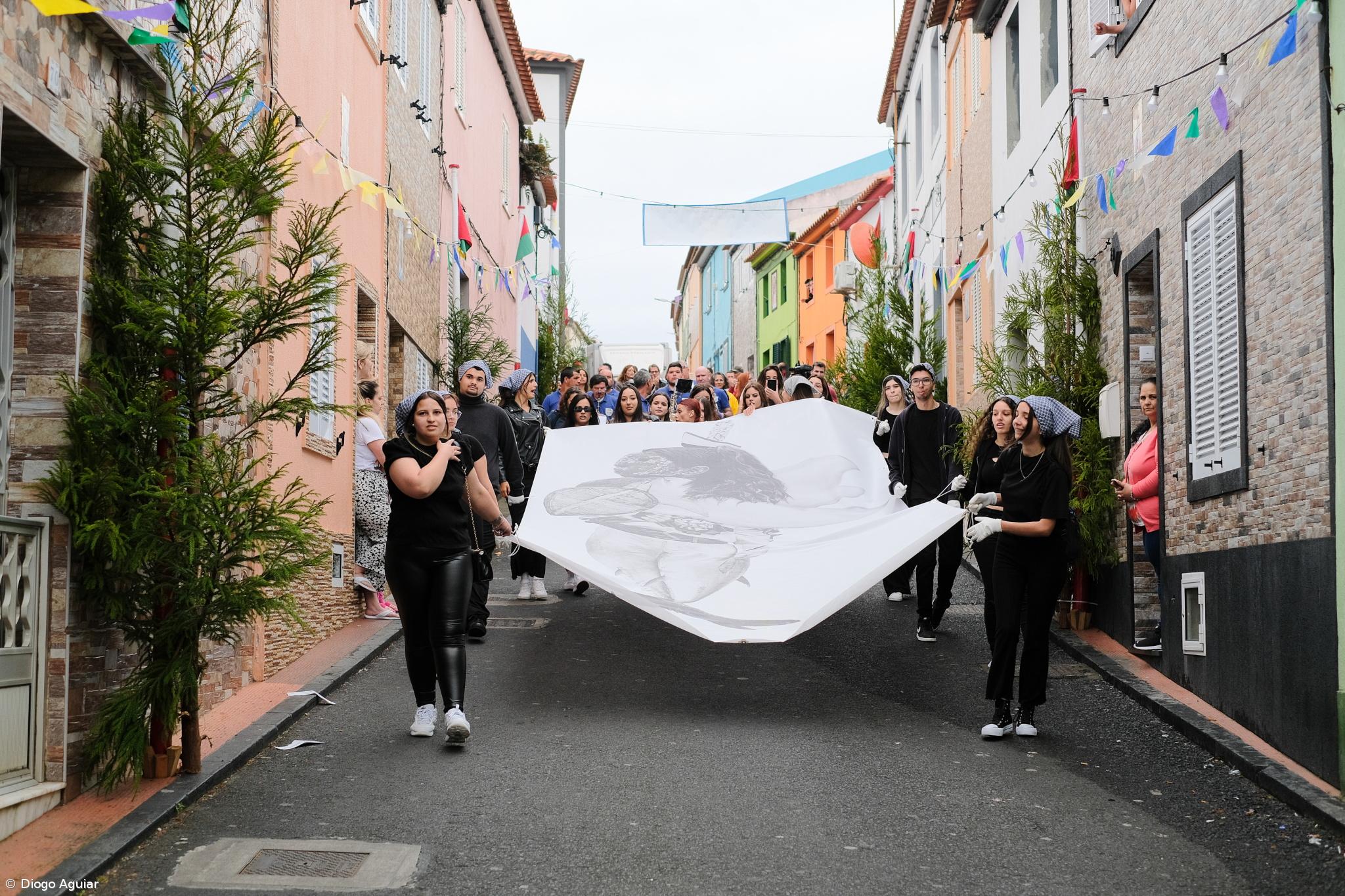 Alunos de Rabo de Peixe vão aos EUA levar a cultura e tradição açoriana à diáspora – Imagem 1