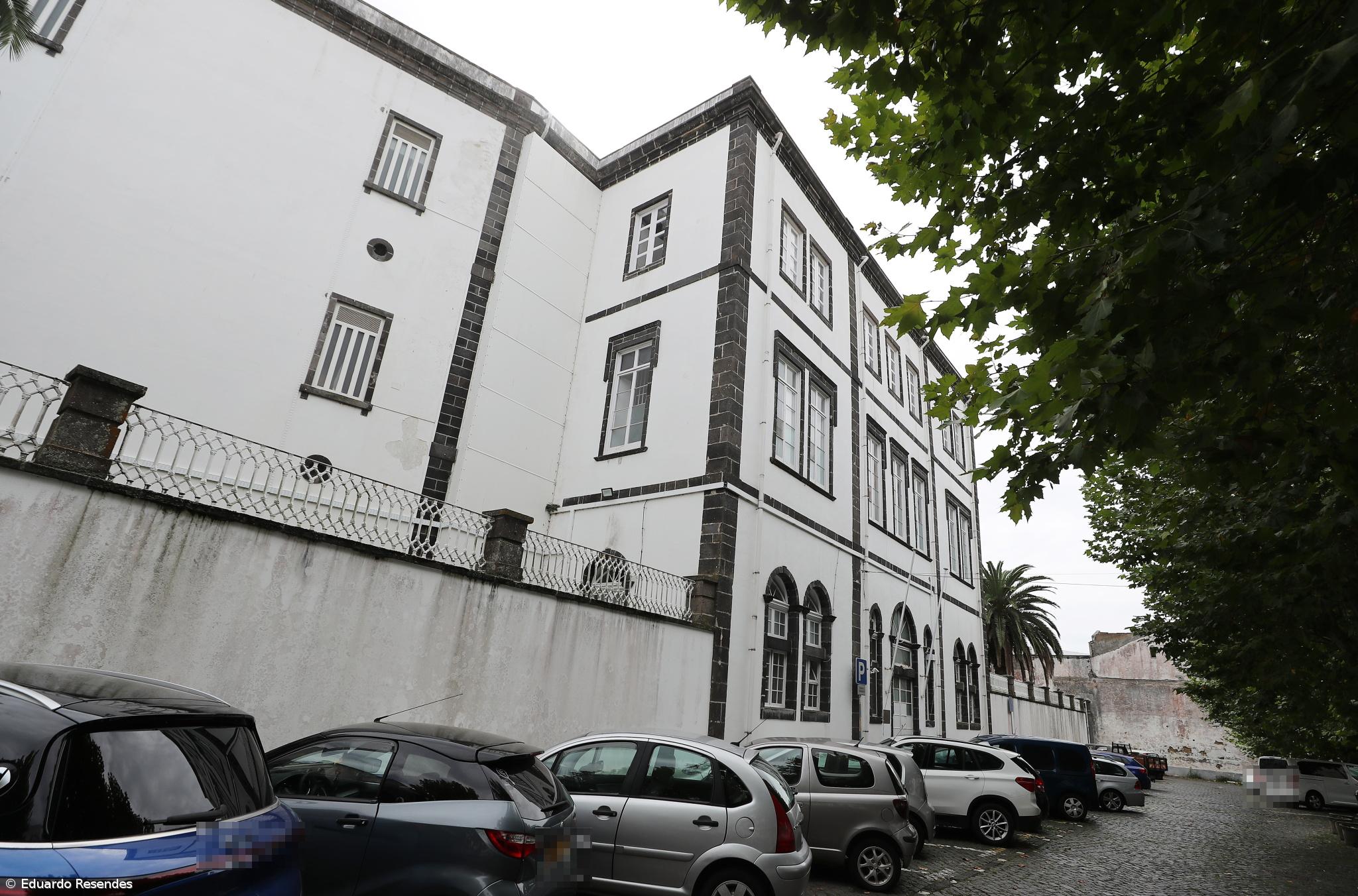 Sindicato alerta para falta de segurança nas cadeias de Ponta Delgada e Angra – Imagem 1