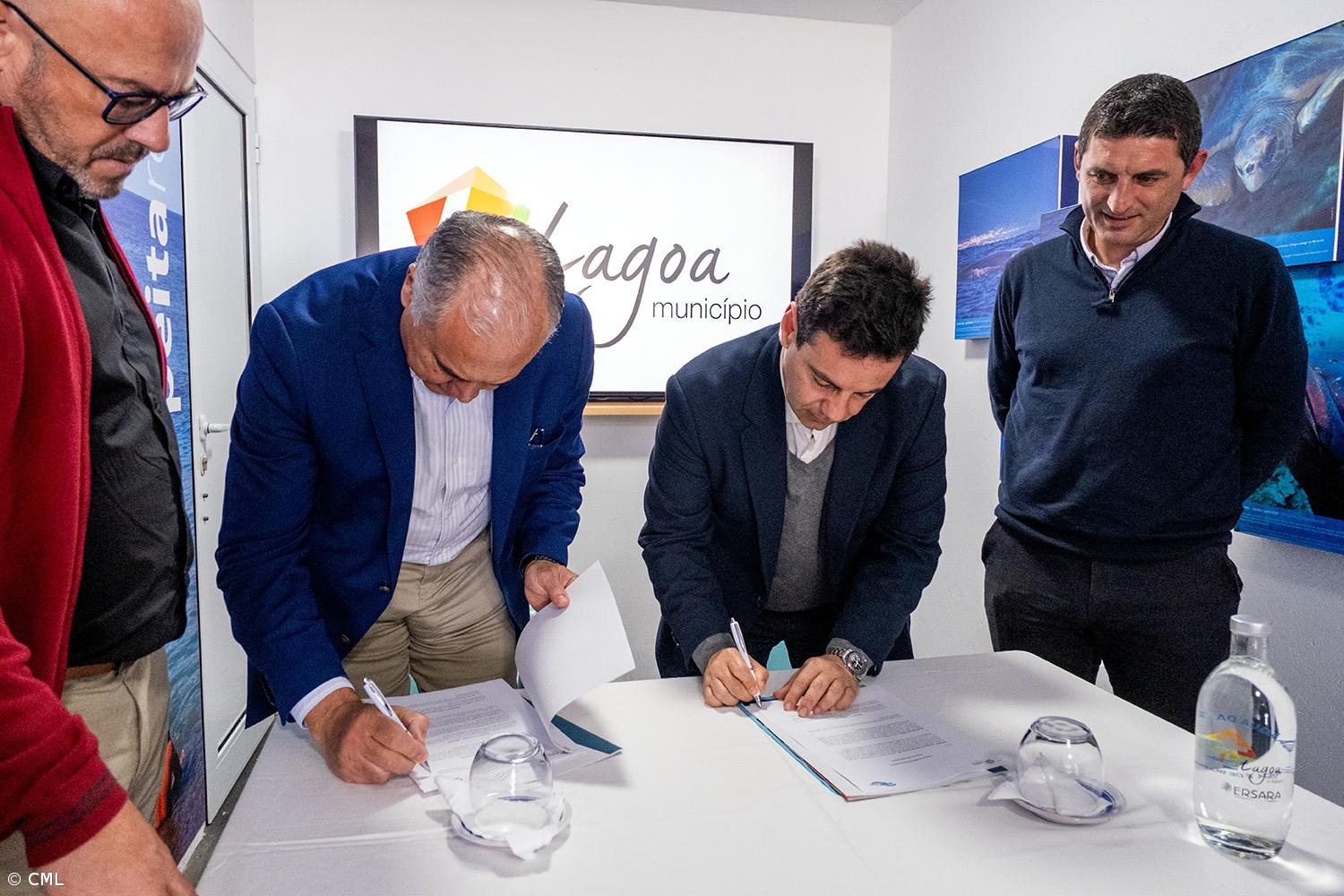 Autarquia da Lagoa e Lotaçor assinaram dois contratos para portos dos Carneiros e Caloura – Imagem 1