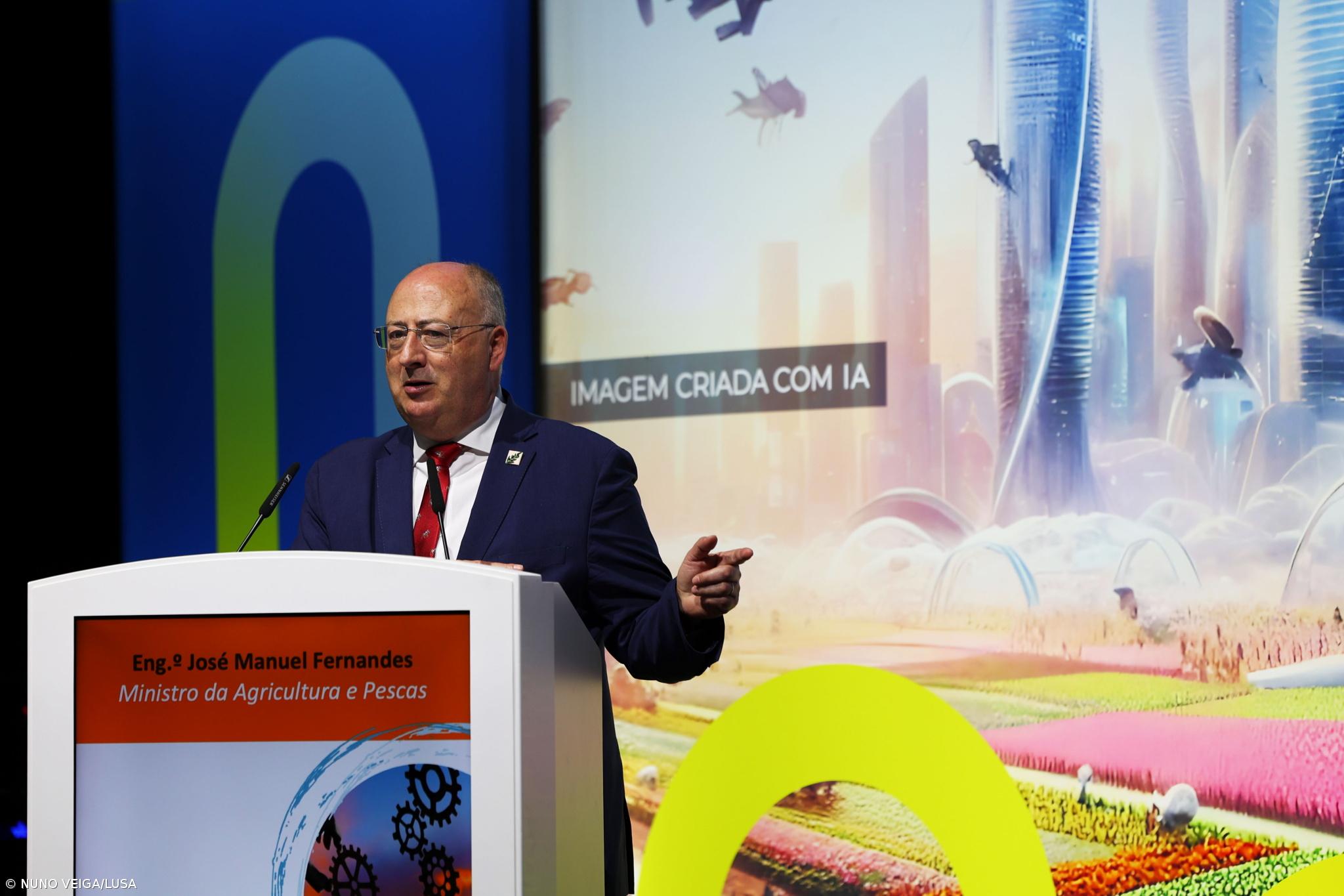 Ministro da Agricultura apela para que "não se relaxe" nas candidaturas ao Pedido Único 2025 – Imagem 1