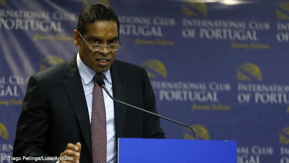 Álvaro Sobrinho multado em 204 euros por faltar ao início do julgamento do BESA – Imagem 1