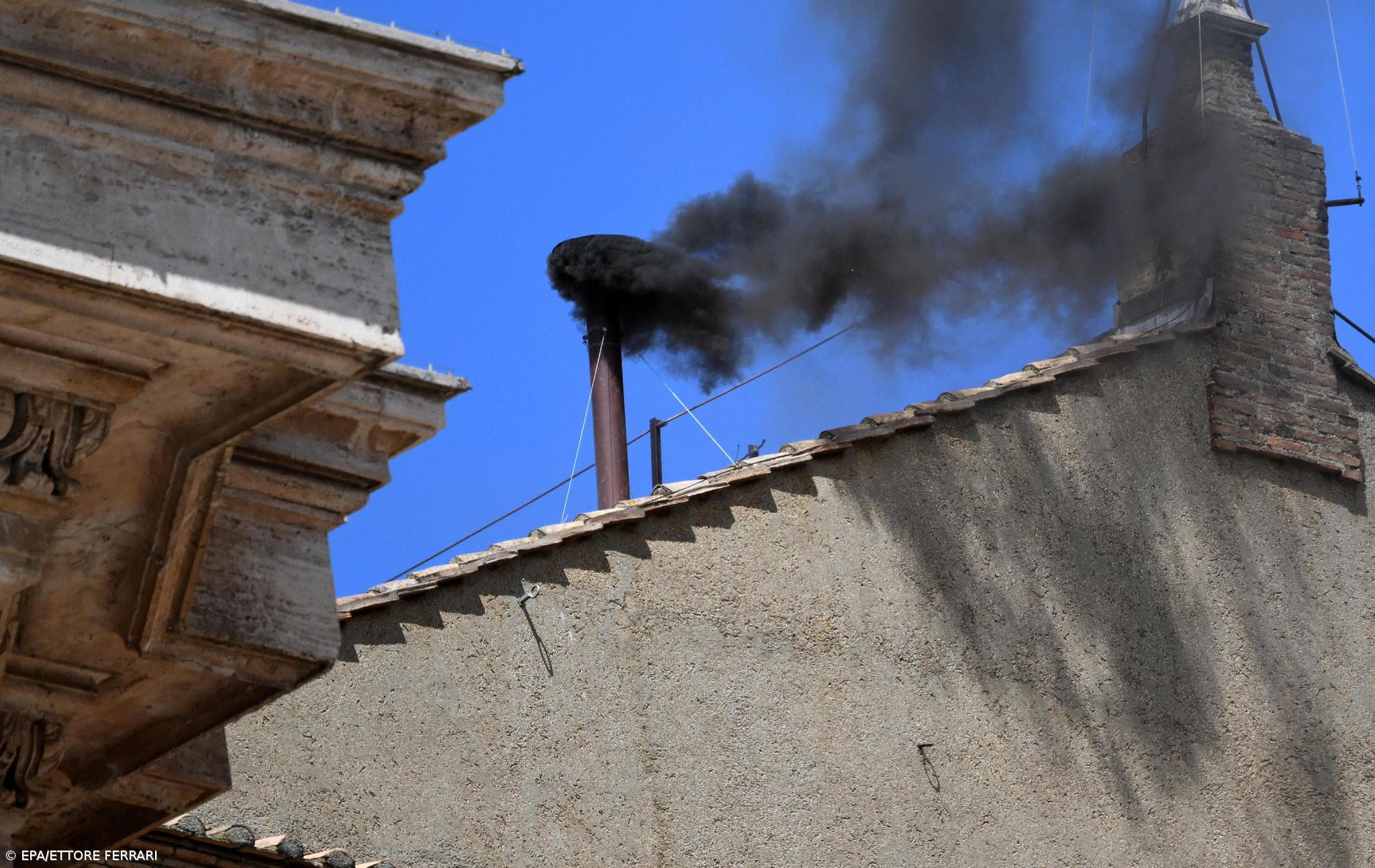 Ao segundo dia do Conclave ainda não há novo papa – Imagem 1