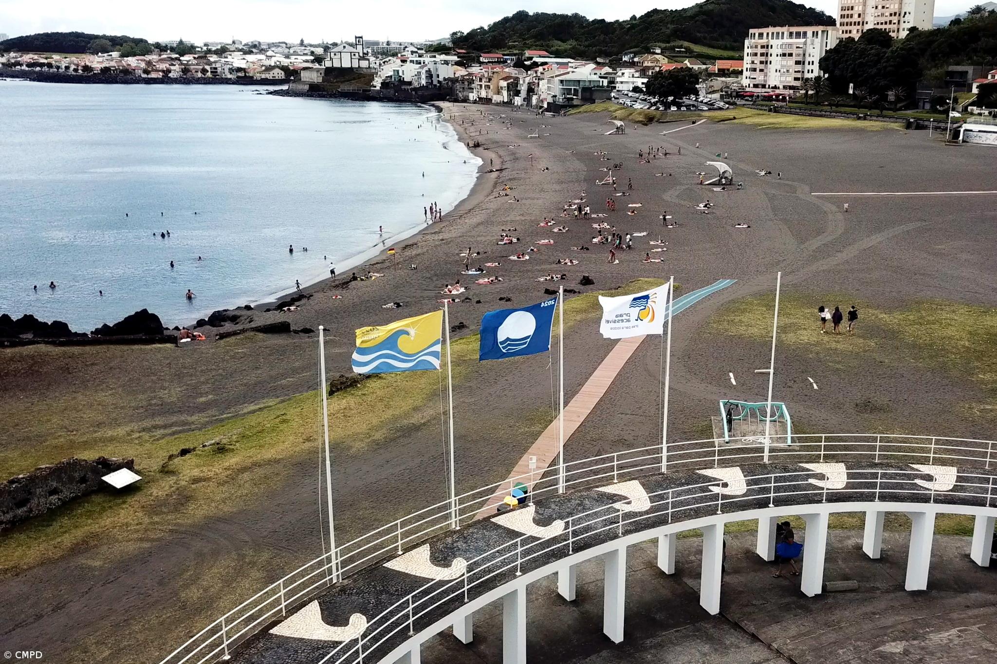 Praia das Milícias recebe ação de sensibilização e recolha de resíduos – Imagem 1