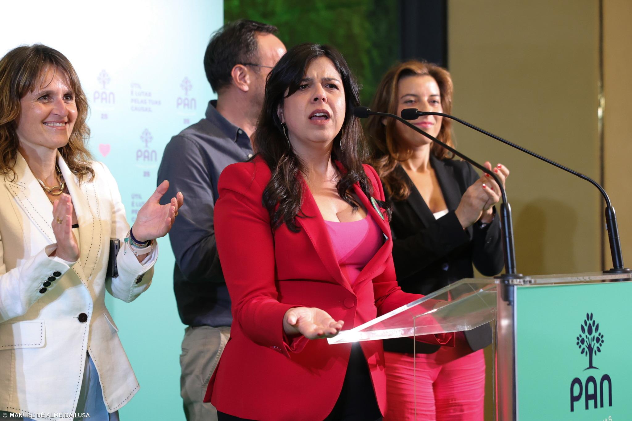 PAN quer suspensão do transporte de animais vivos para zonas de guerra – Imagem 1