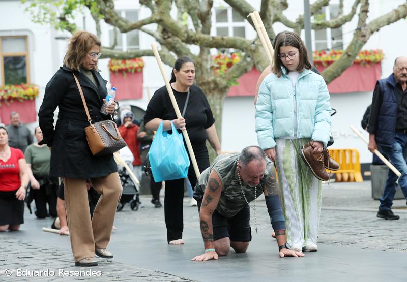 Peregrinos percorrem Campo de São Francisco de joelhos movidos pela fé que "apaga a dor" (Com Fotos) – Imagem 5