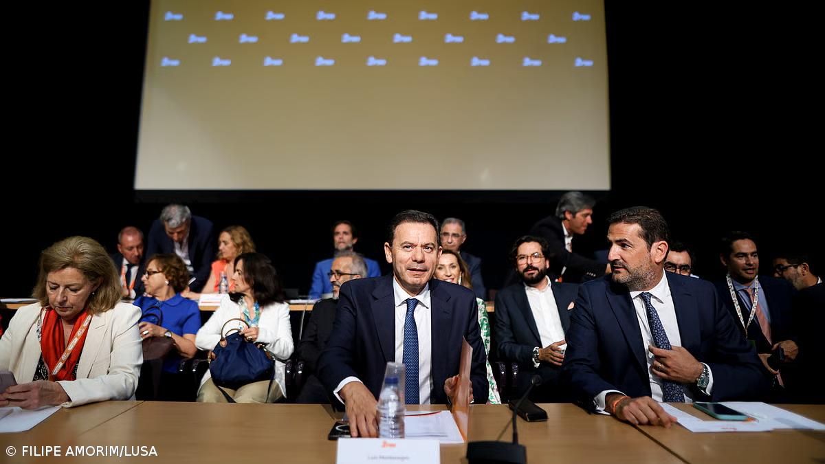 Líder parlamentar do PSD confia que eleição de Aguiar-Branco vai decorrer “com total normalidade” – Imagem 1