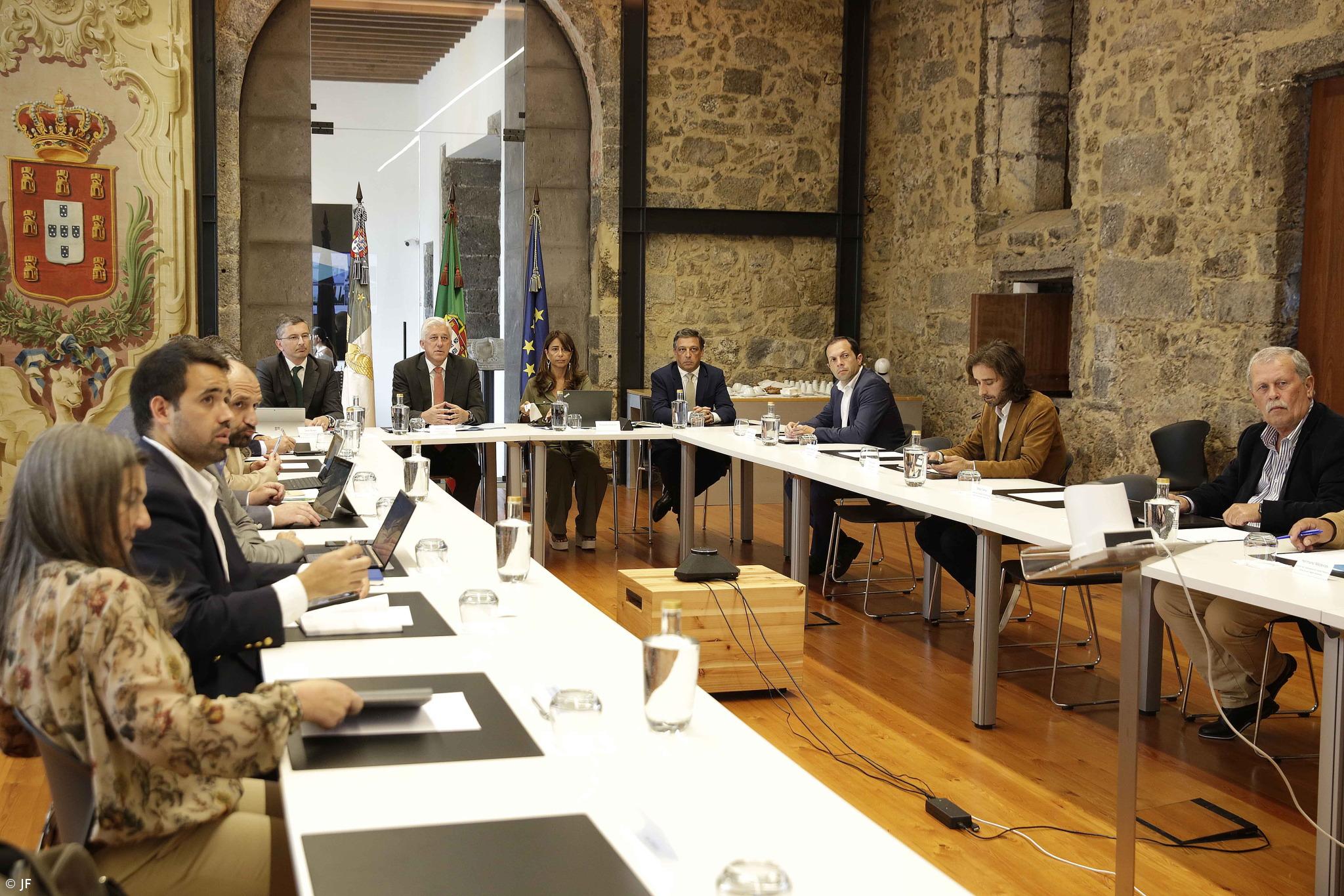 Governo dos Açores elabora projeto-piloto para flexibilidade laboral na administração pública – Imagem 1