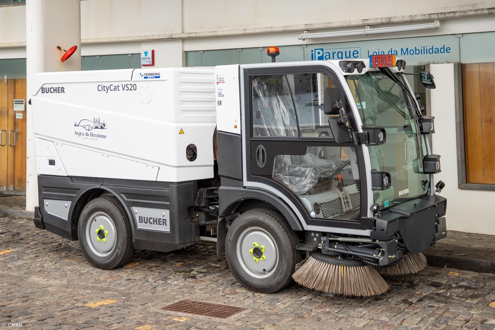 Angra reforça limpeza urbana com a aquisição de duas novas viaturas – Imagem 1