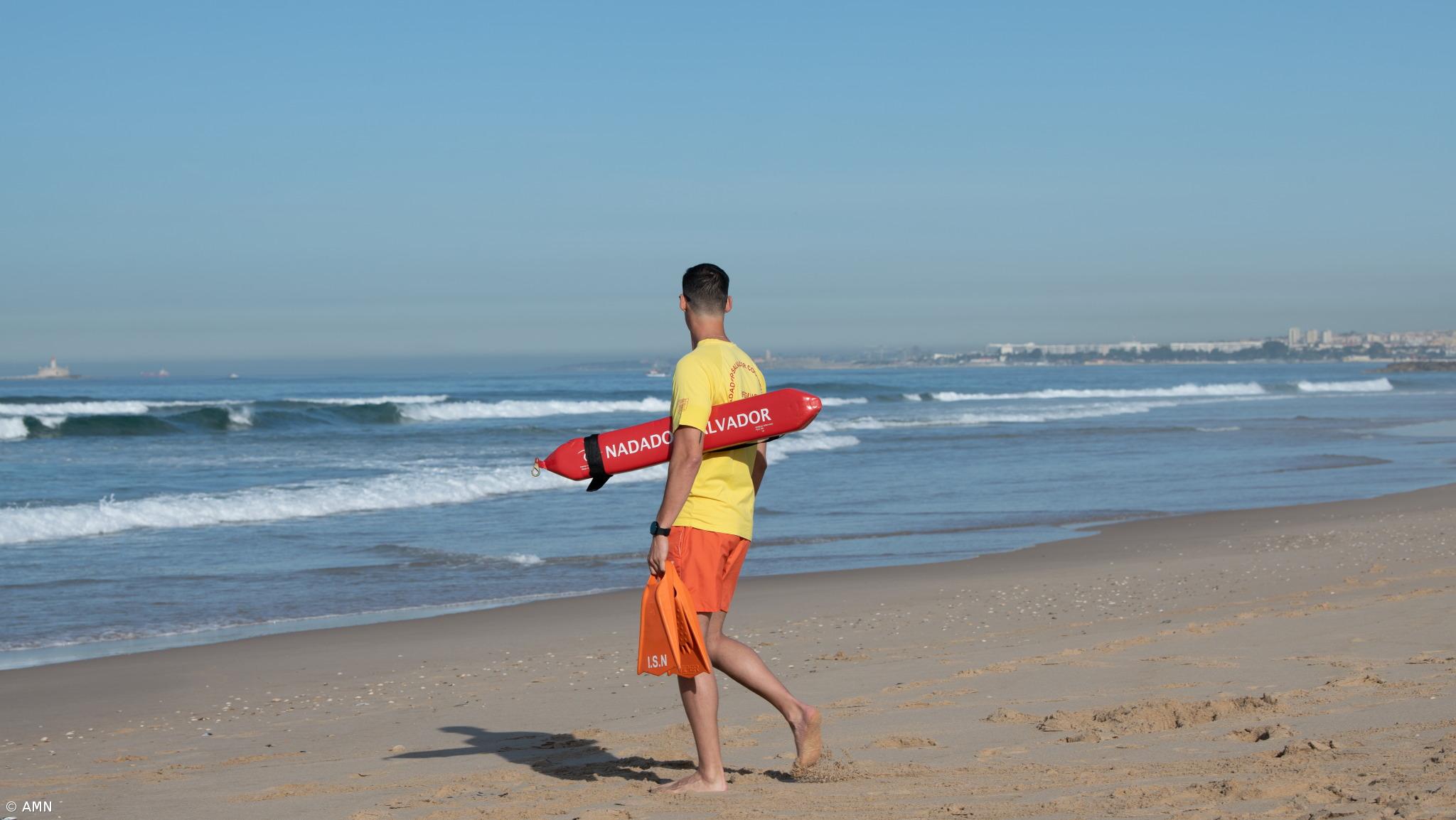 Zonas balneares ainda sem vigilância no arranque da época  – Imagem 1