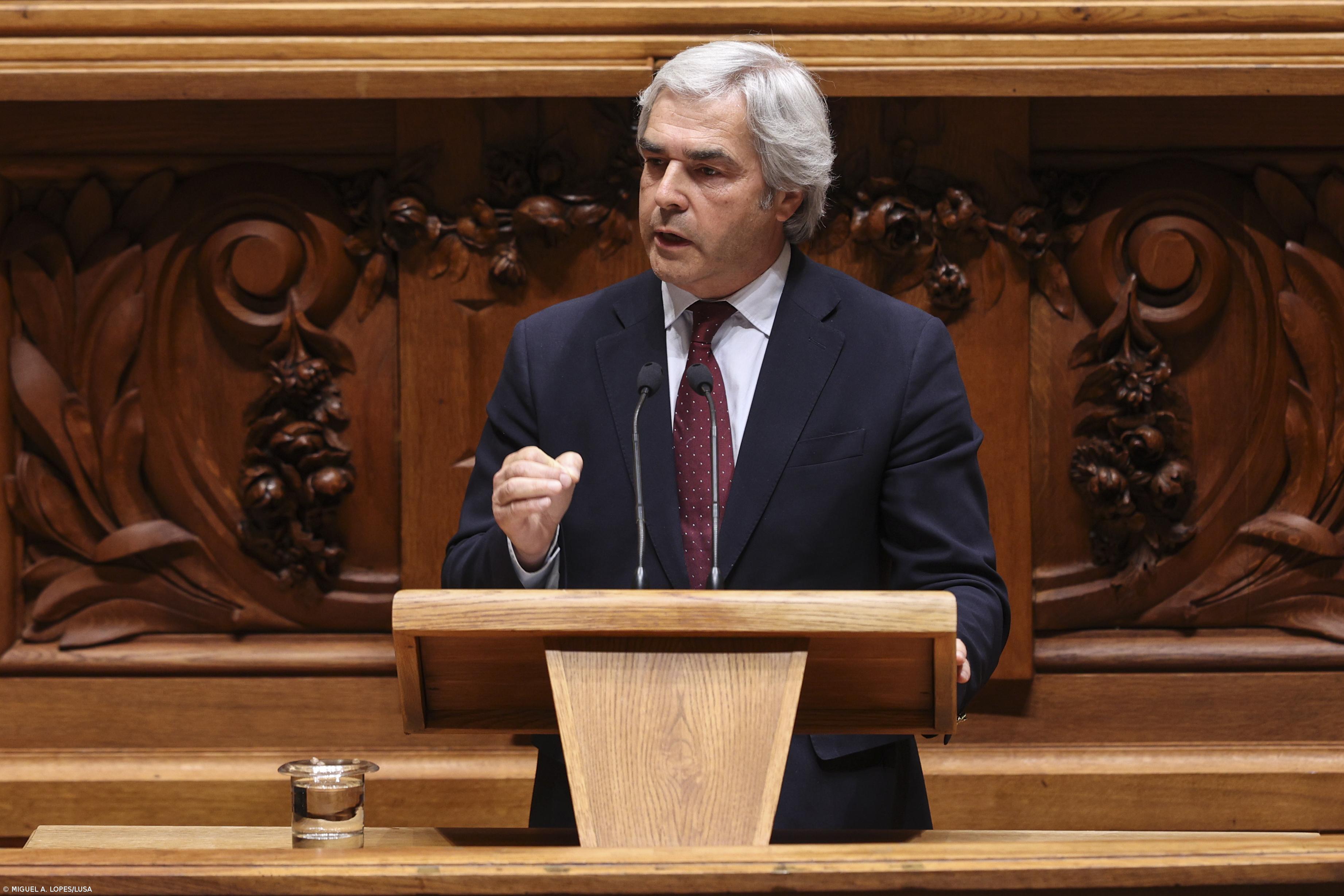 Pedido dos EUA para estacionar 12 aviões reabastecedores nas Lajes seguiu “procedimento habitual” – Imagem 1