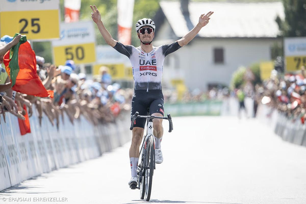 Almeida honrado por ser último homem de 'Pogi', mas preparado para ser 'isco' – Imagem 1