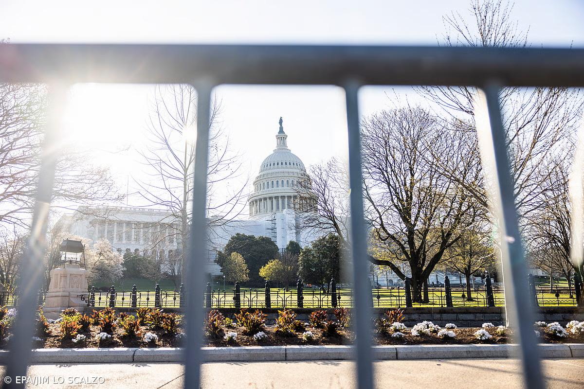 Condenado por assalto ao Capitólio recusa perdão e espera que Trump também seja preso – Imagem 1
