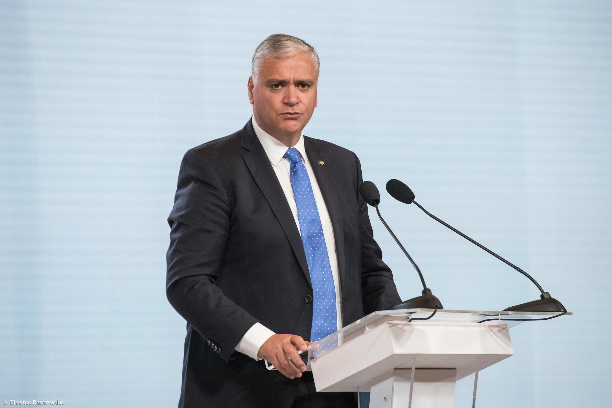 Cordeiro alerta para o “engano” e “perigo” de rever a LFR – Imagem 1