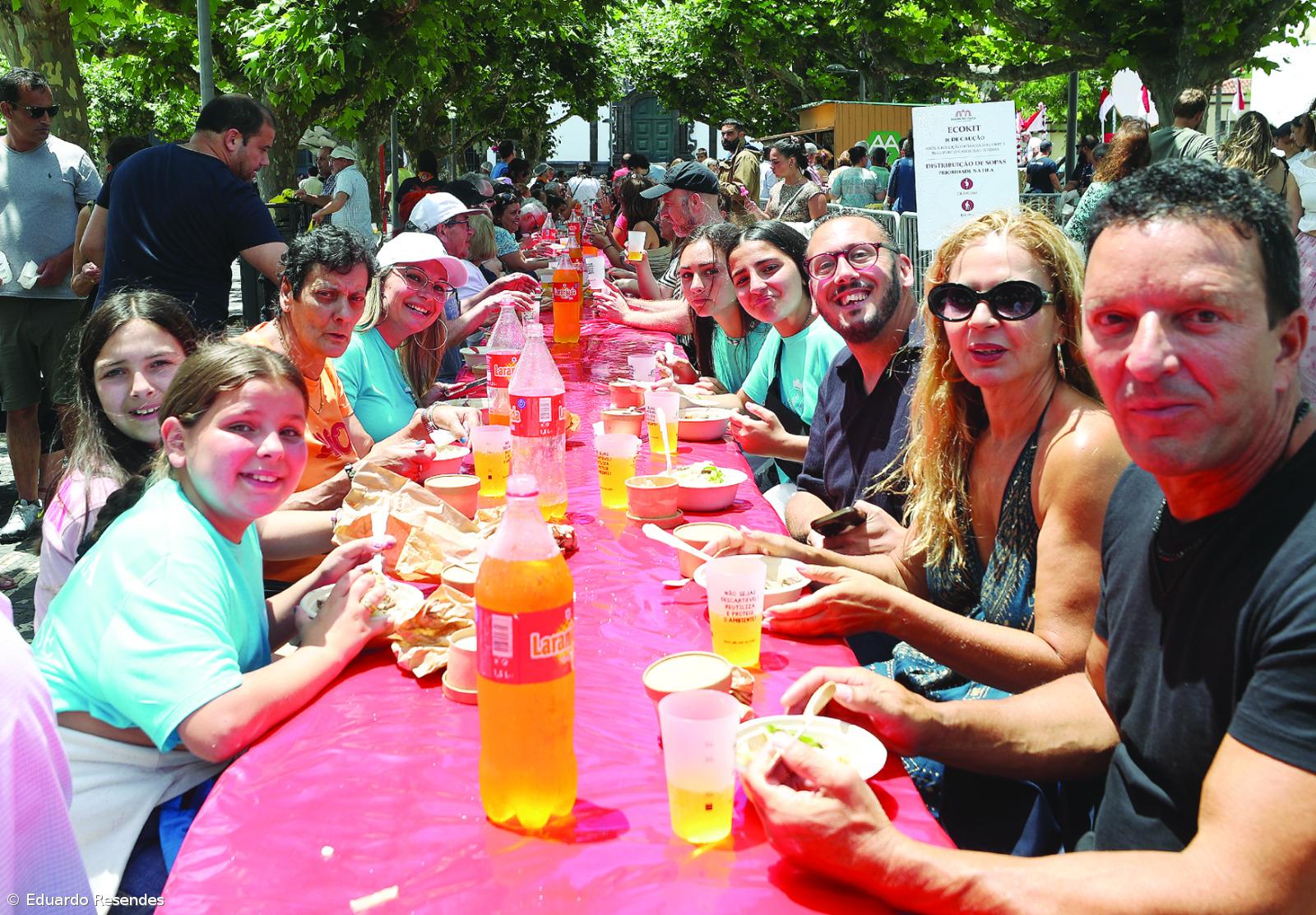 Festas do Espírito Santo voltam a reunir milhares em Ponta Delgada – Imagem 1