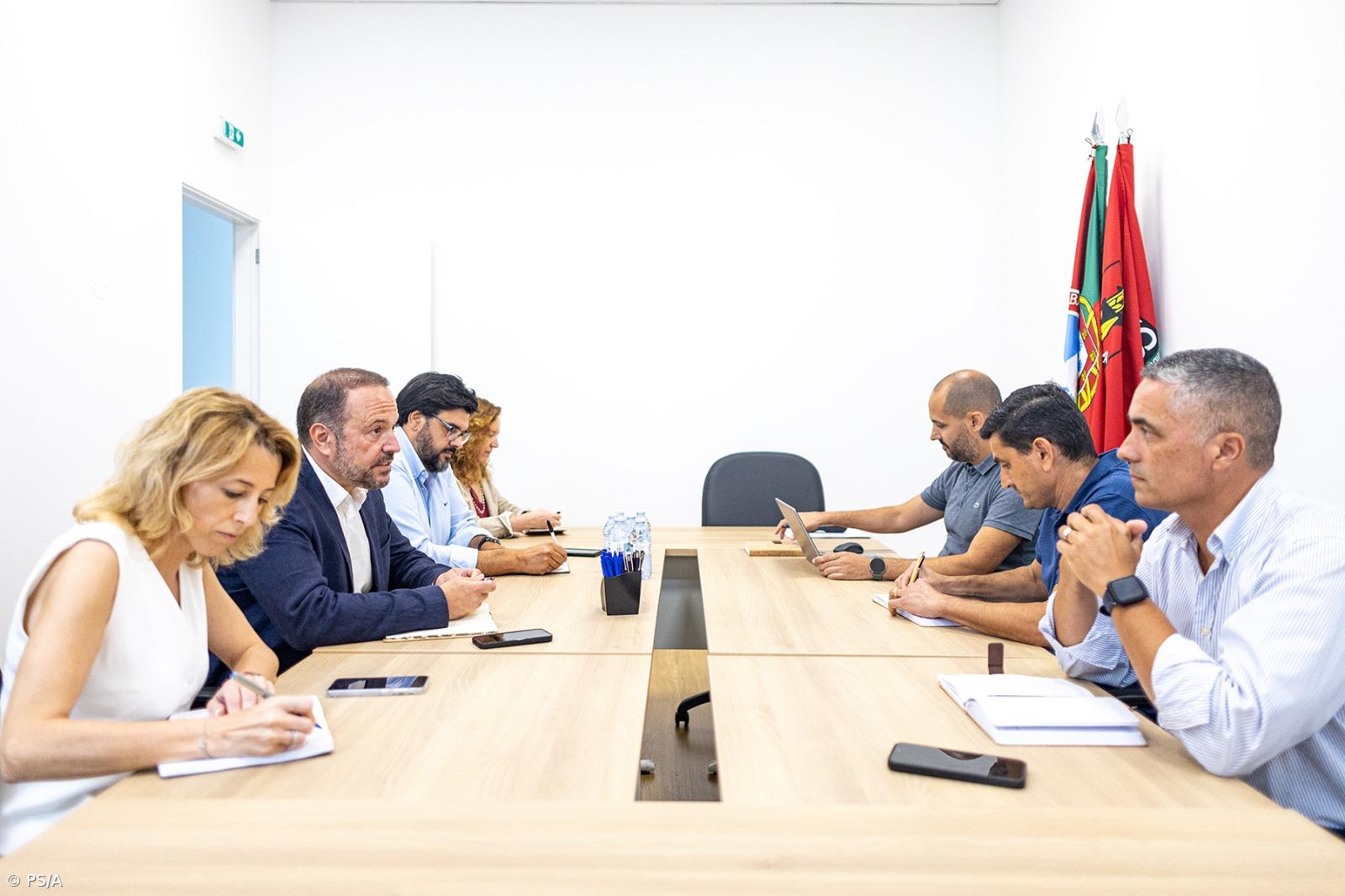 PS/Açores quer criação de administração exclusiva para a SATA Air Açores  – Imagem 1