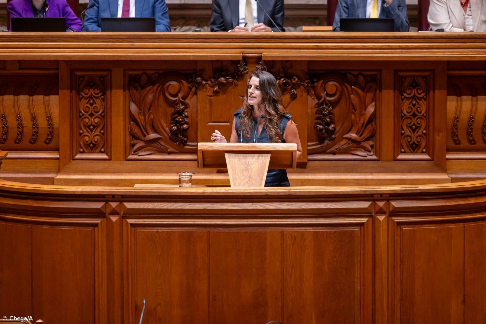 Ana Martins quer reposição de corte às pensões extraordinárias de ex-trabalhadores da Base das Lajes – Imagem 1