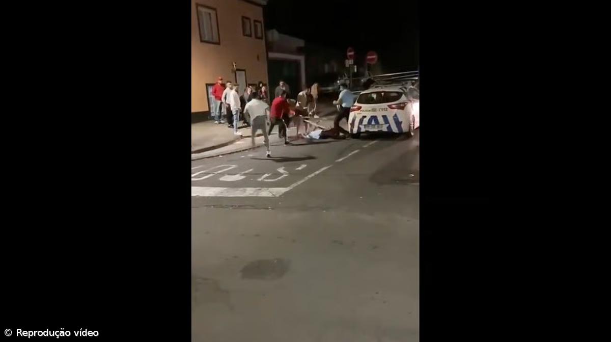 Agressores de polícias em Rabo de Peixe foram condenados – Imagem 1