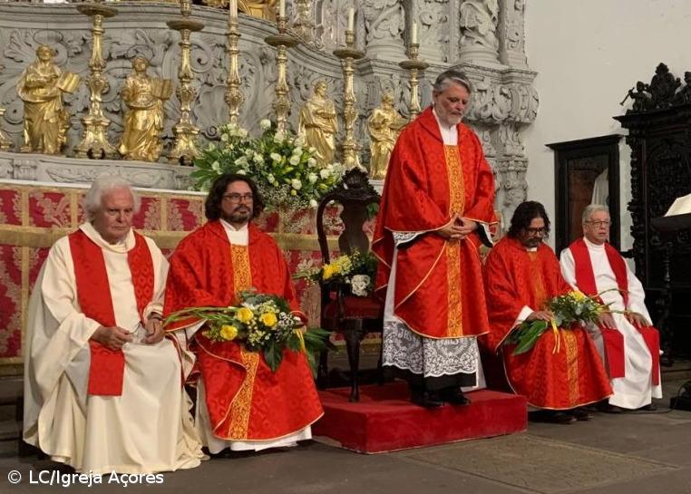 Três irmãos, dois gémeos, celebram 25 anos de sacerdócio nos Açores  – Imagem 1