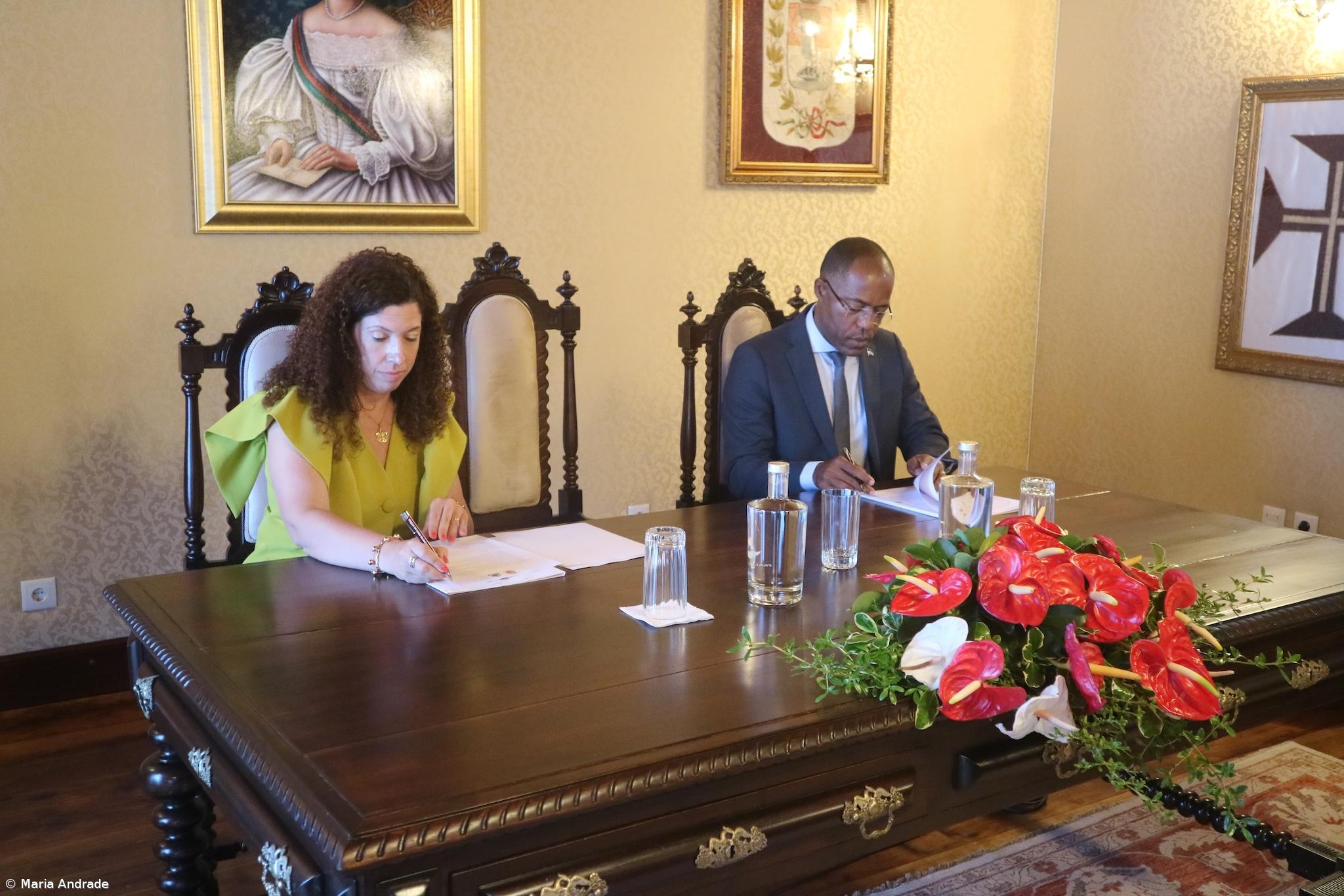 Praia da Vitória e cidade da Praia assinam protocolo de geminação – Imagem 1