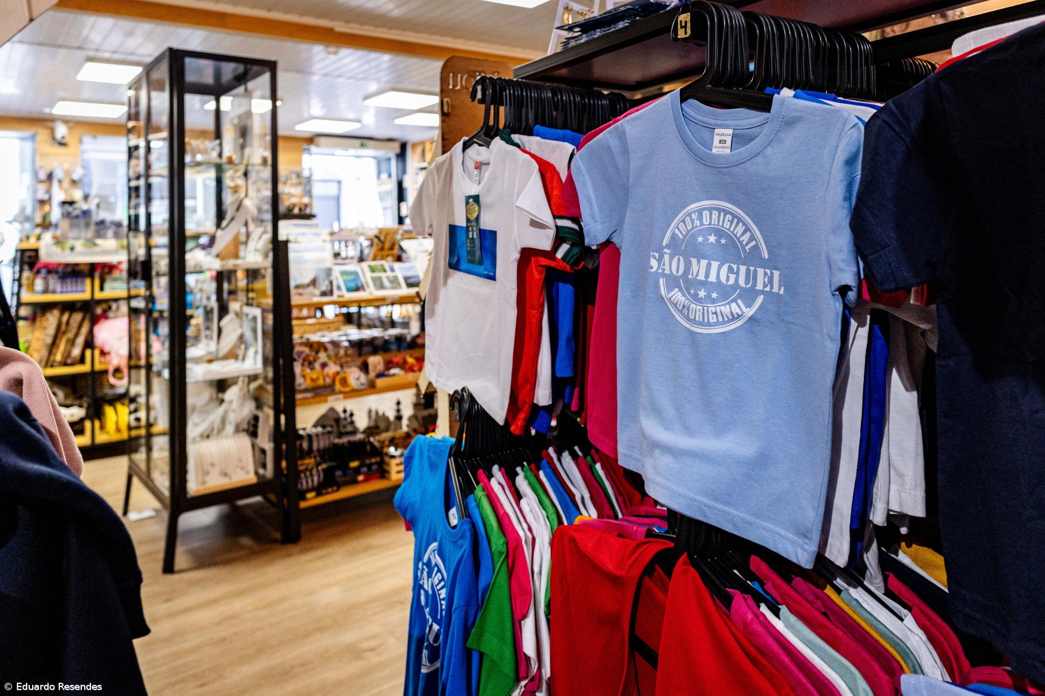 Com o turismo a bater recordes, que recordações levam dos Açores? – Imagem 2