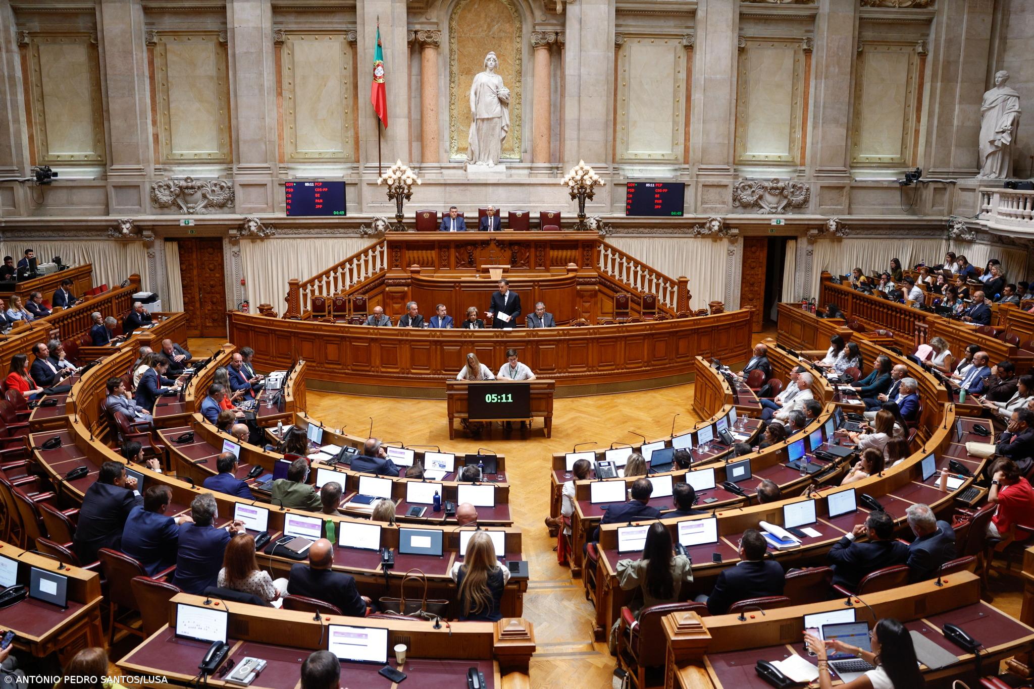 Aprovada transferência de 150 ME para os Açores e Madeira reduzirem dívida – Imagem 1