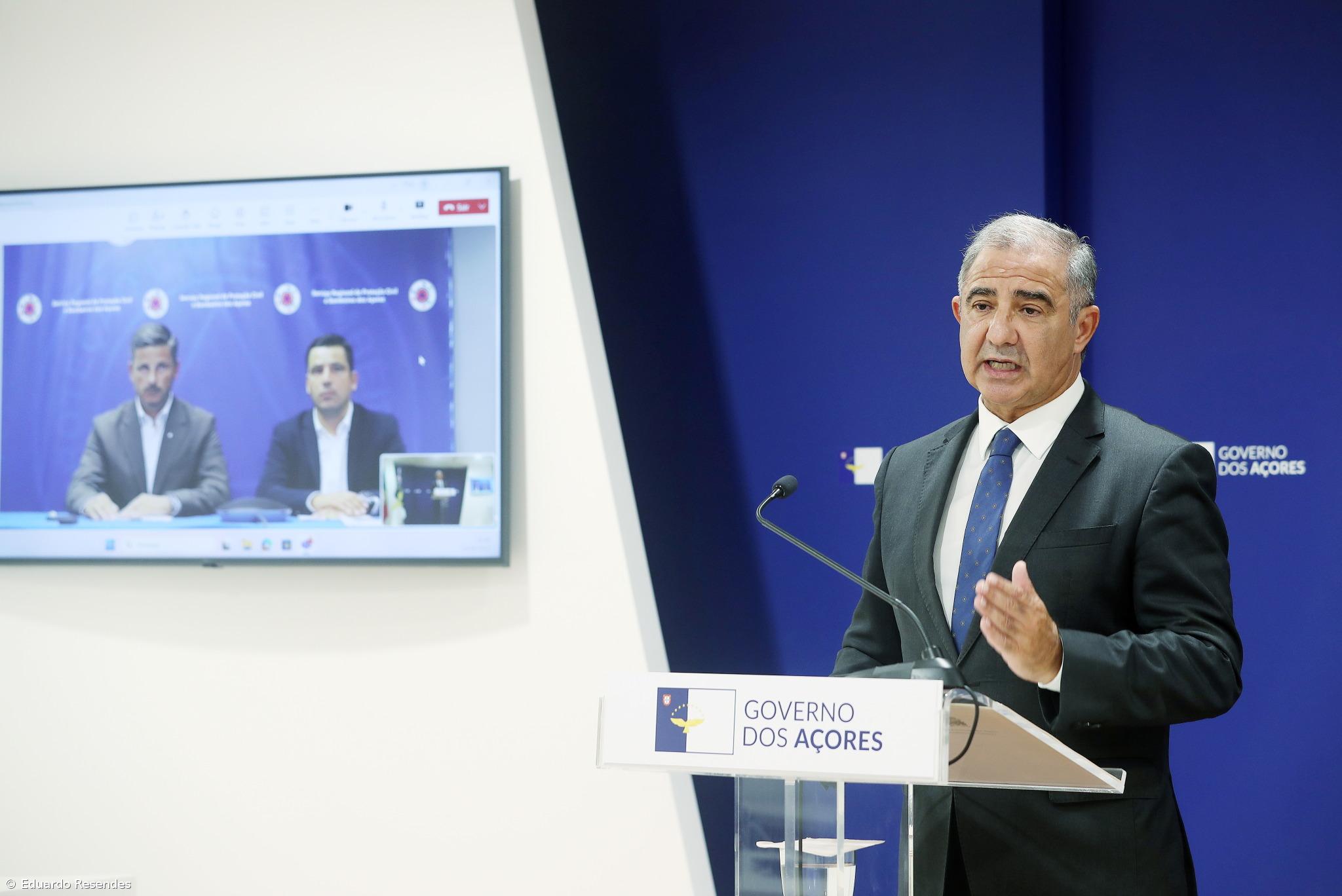 Ciclone fecha escolas e serviços públicos em sete ilhas dos Açores durante 24 horas  – Imagem 1