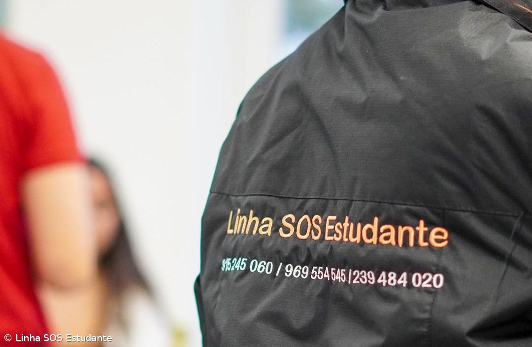 Linha SOS Estudante recebe mais chamadas de adultos do que de estudantes  – Imagem 1