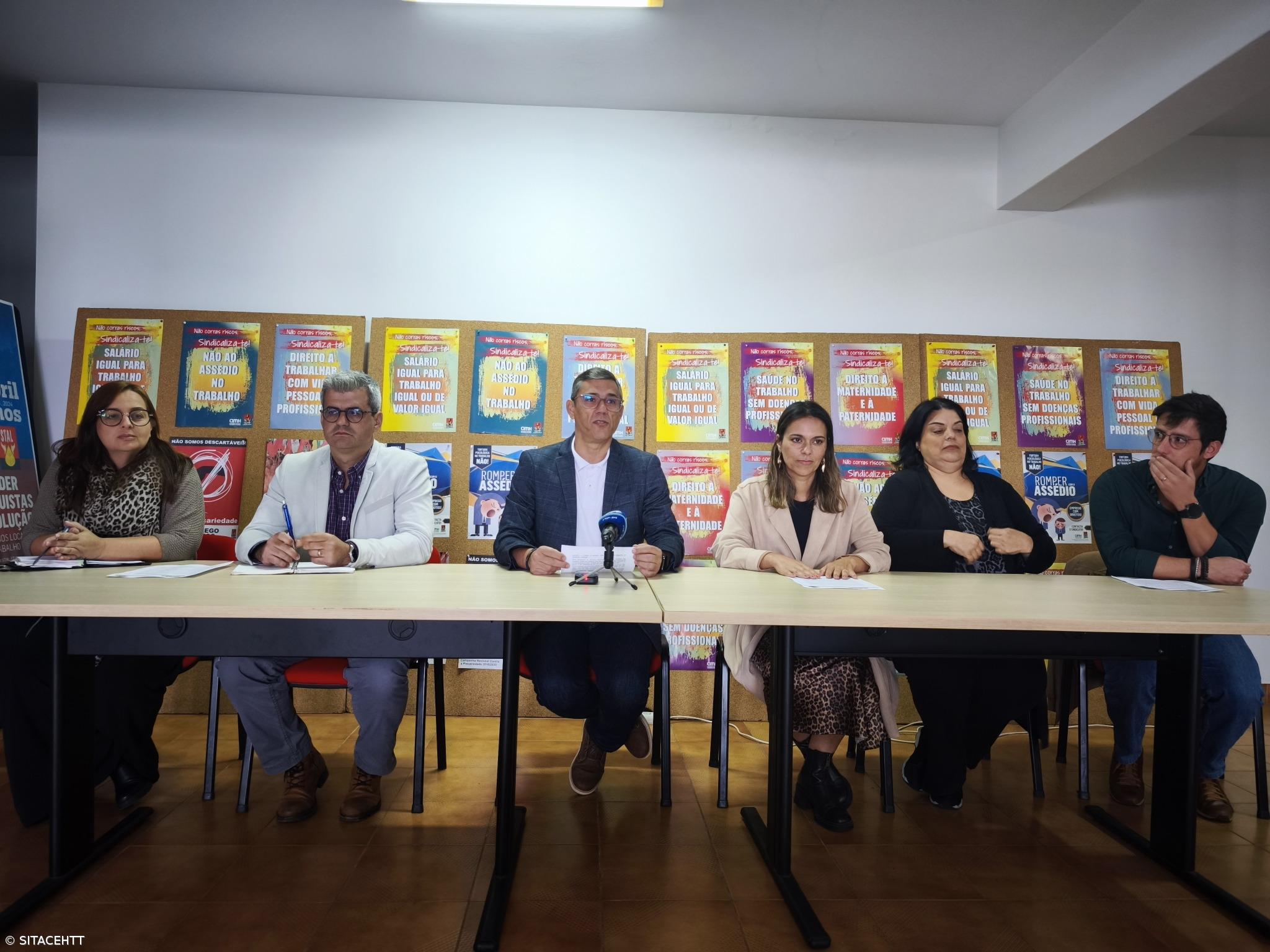 Trabalhadores da Base das Lajes insistem que Governo da República deve adiantar salários em atraso – Imagem 1