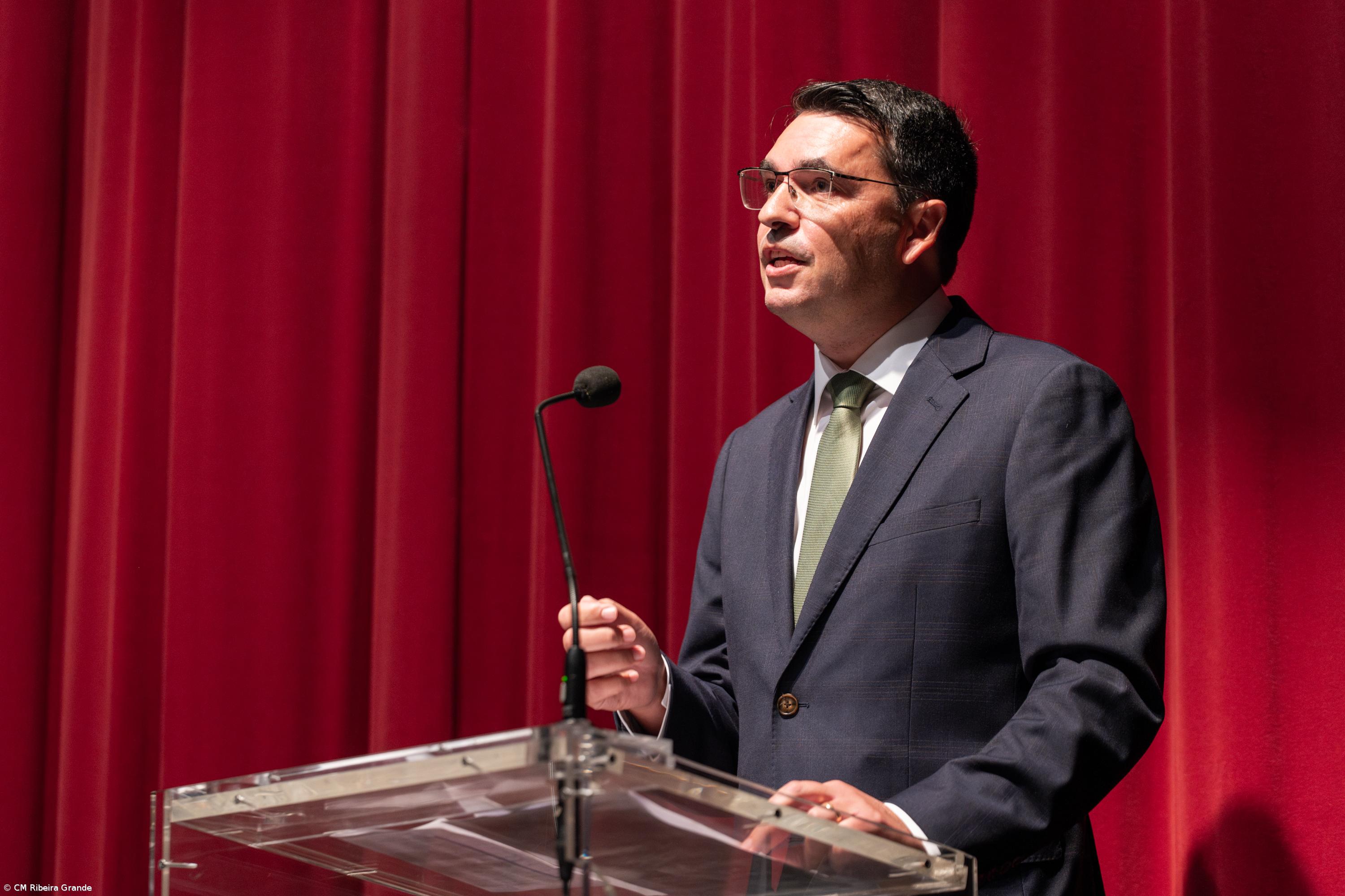 Ribeira Grande aprova orçamento de 2026 com prioridade para habitação – Imagem 1