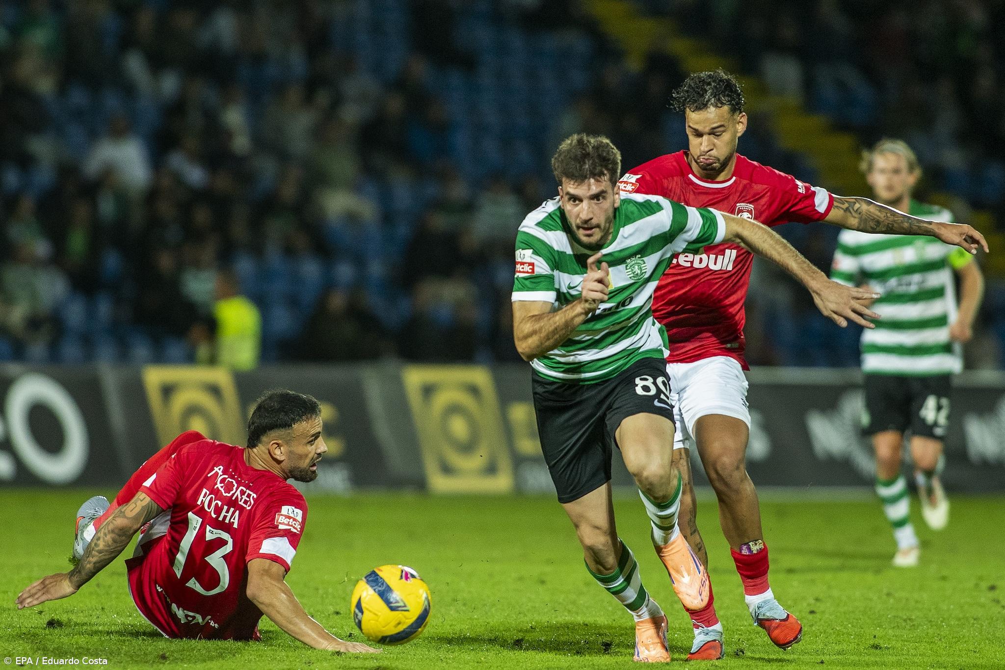 Santa Clara derrotado ao “cair do pano” em jogo com final polémico – Imagem 1