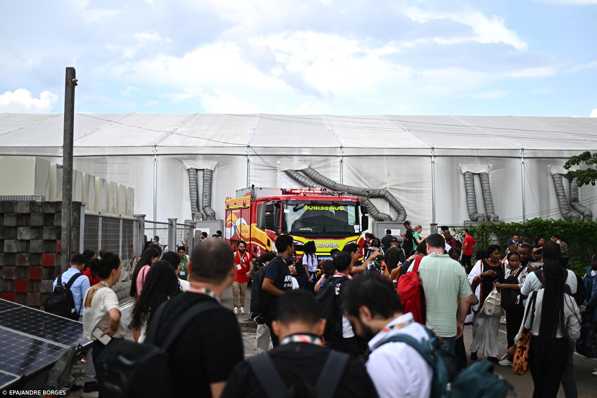 Incêndio deflagra junto ao pavilhão de África – Imagem 1