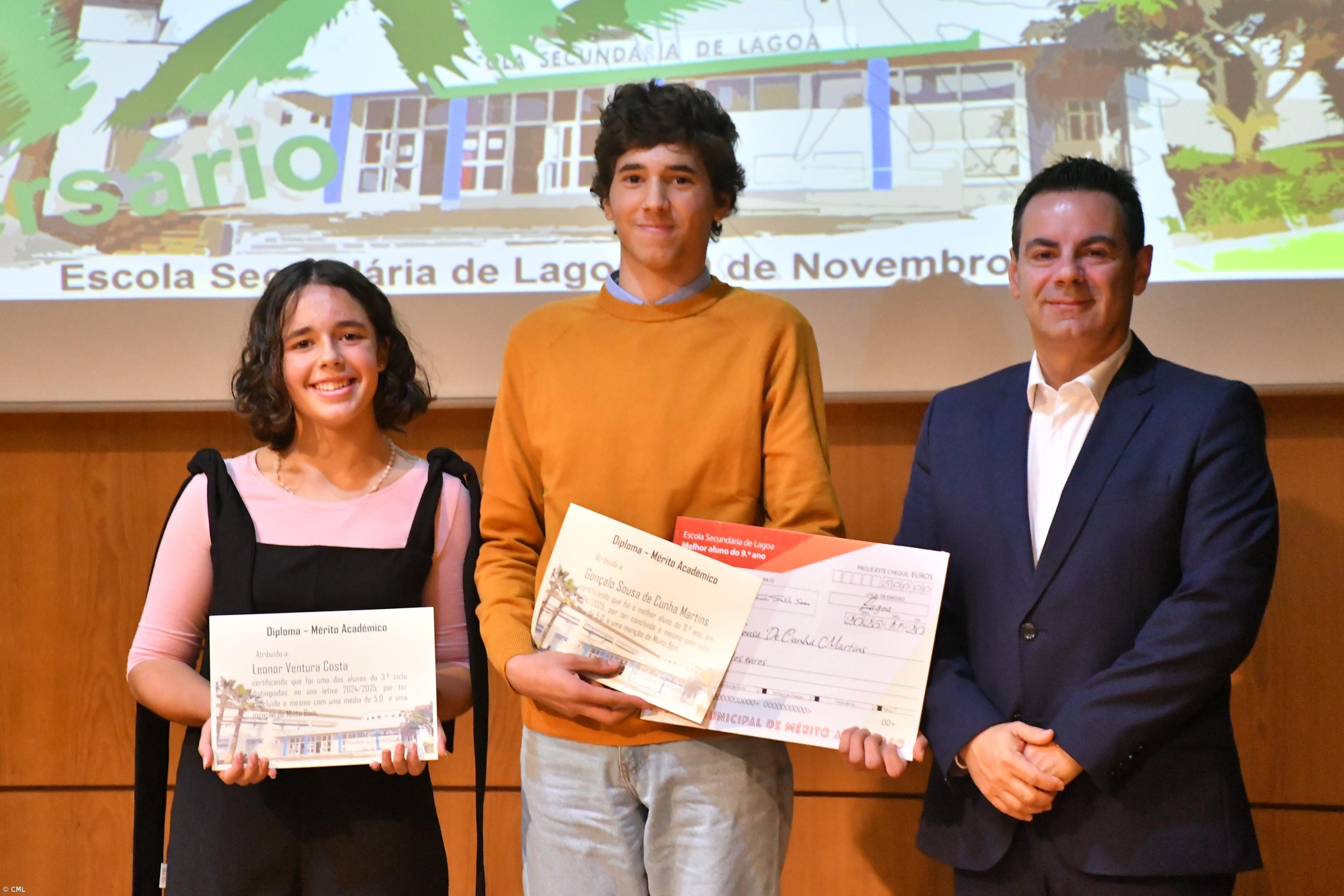 Alunos da Escola Secundária da Lagoa distinguidos no 24º aniversário – Imagem 1