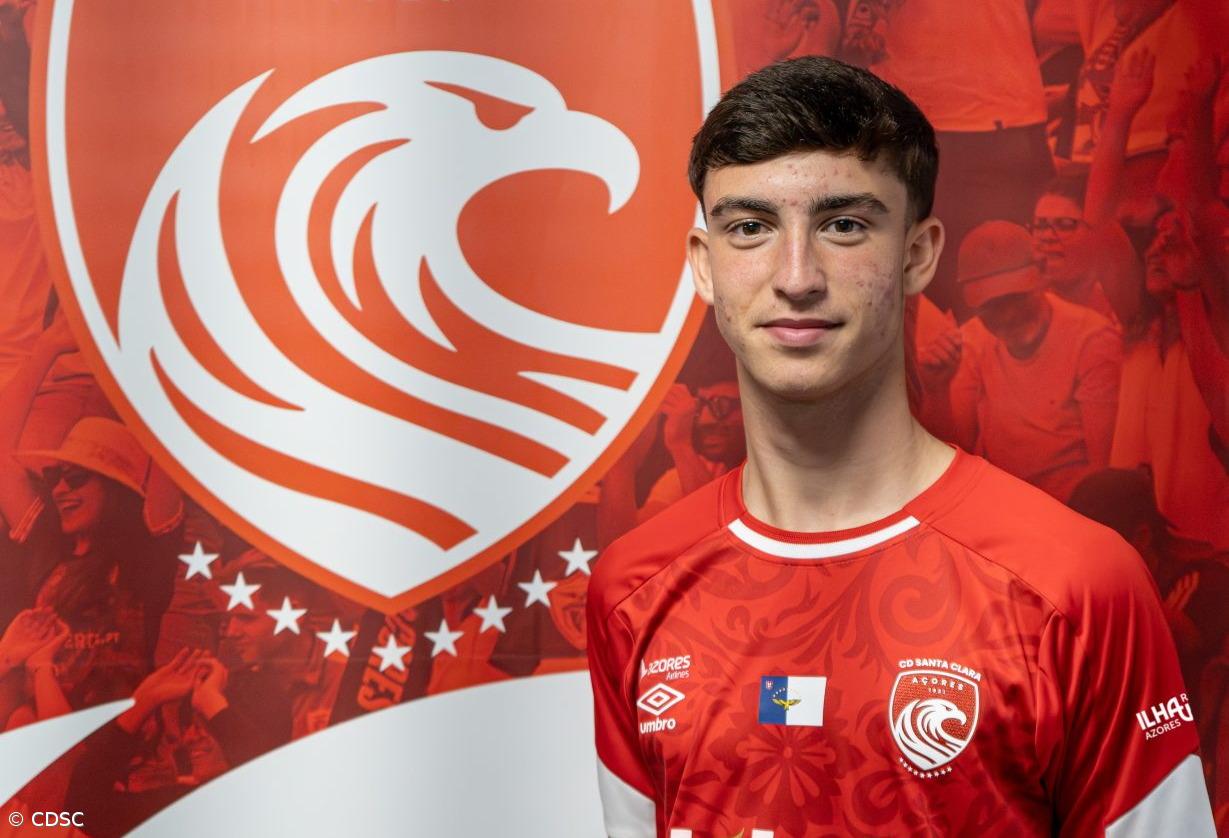 Jaime Medeiros assina contrato profissional com o Santa Clara – Imagem 1