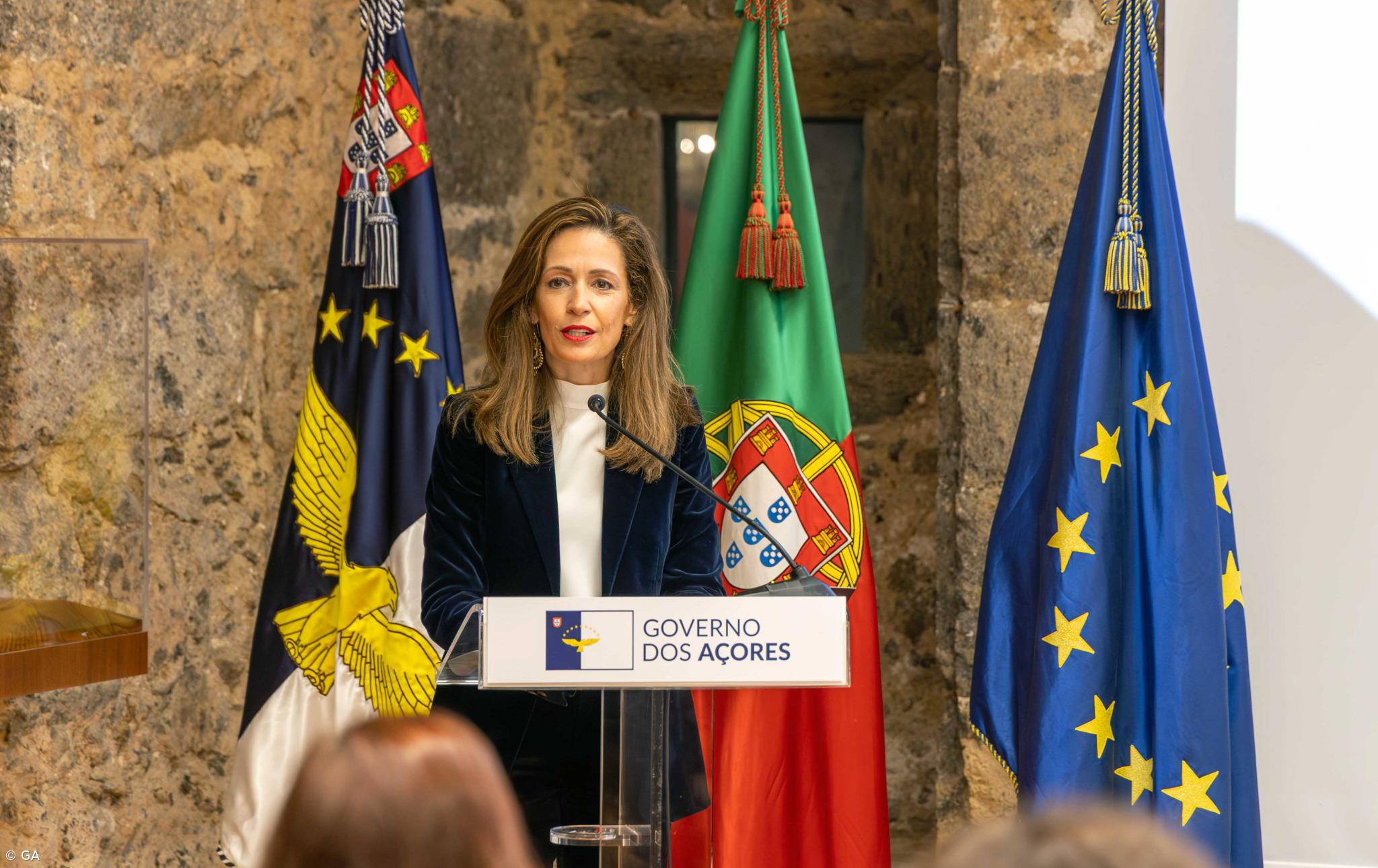 Mais de 380 jovens já beneficiam do “Cheque-Livro Açores” – Imagem 1