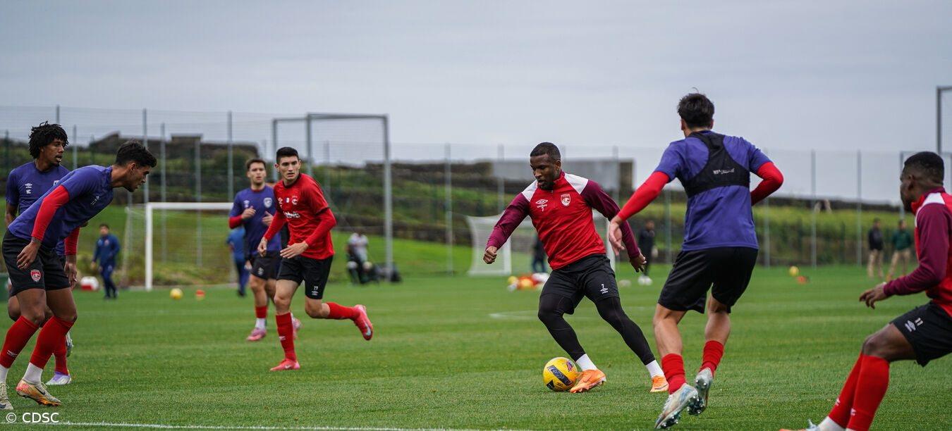 Santa Clara estreia relvado natural do Centro de Treinos – Imagem 1