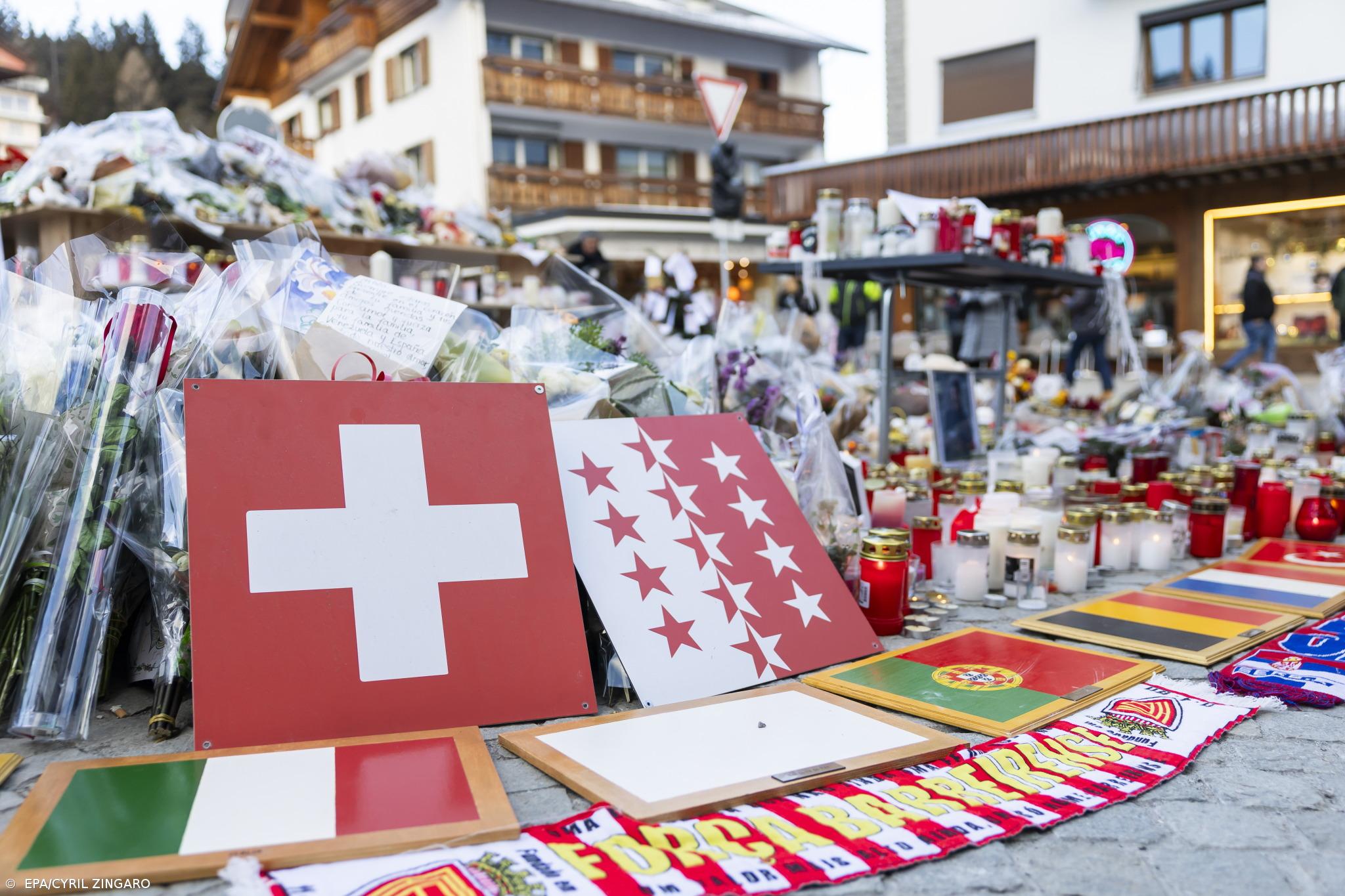 Famílias das vítimas consternadas por falta de inspeções em bar suíço que ardeu na passagem de ano – Imagem 1