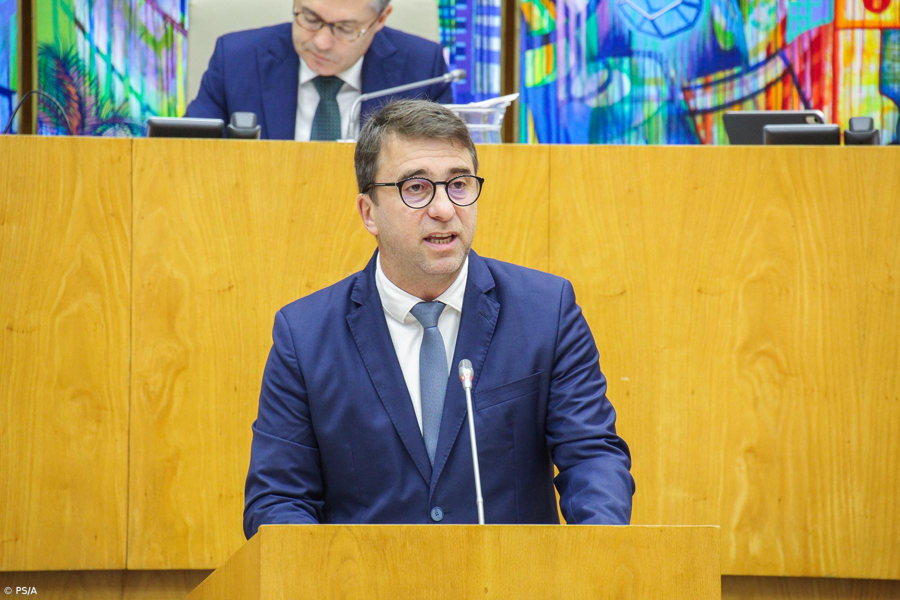 Atrasos no pagamento de apoios ao desporto nos Açores divide Governo e oposição – Imagem 1