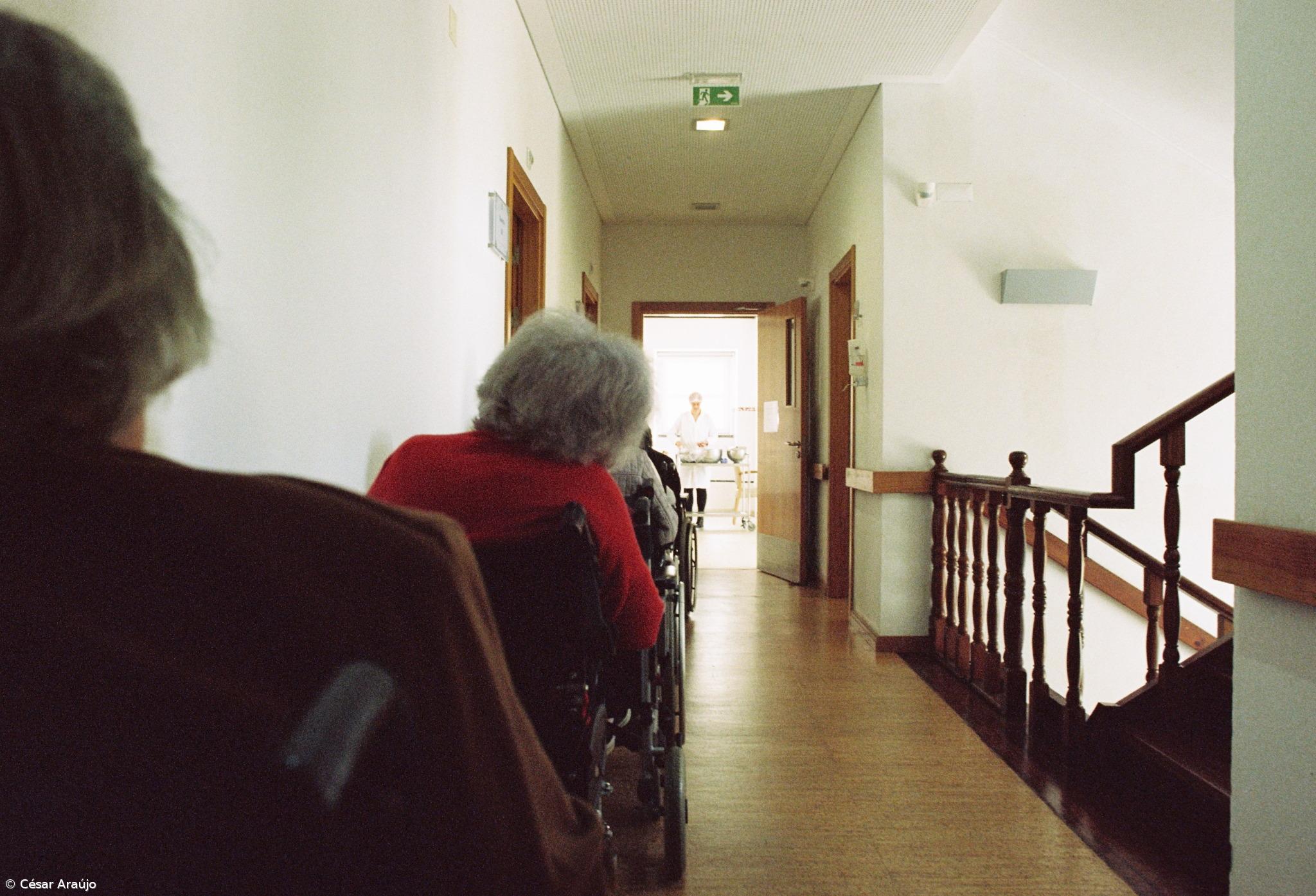 Fotografia expõe o olhar de quem envelhece num lar – Imagem 3