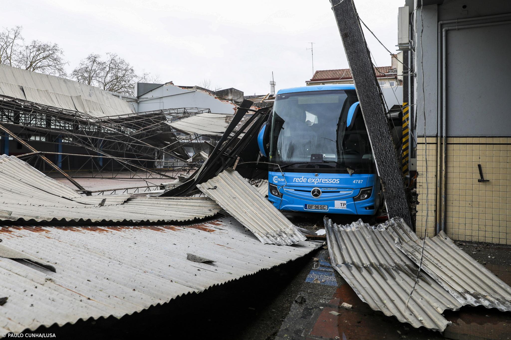 Primeiro-ministro diz que Governo está no terreno a avaliar consequências  – Imagem 1